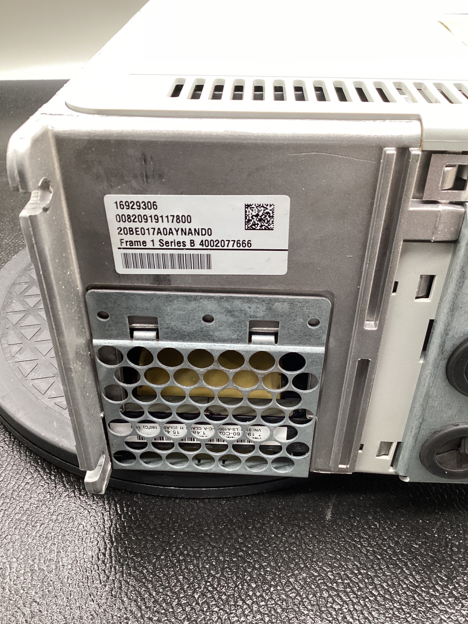 Allen Bradley 20BE017A0AYNAND0 PowerFlex 700S AC Drive USED 7