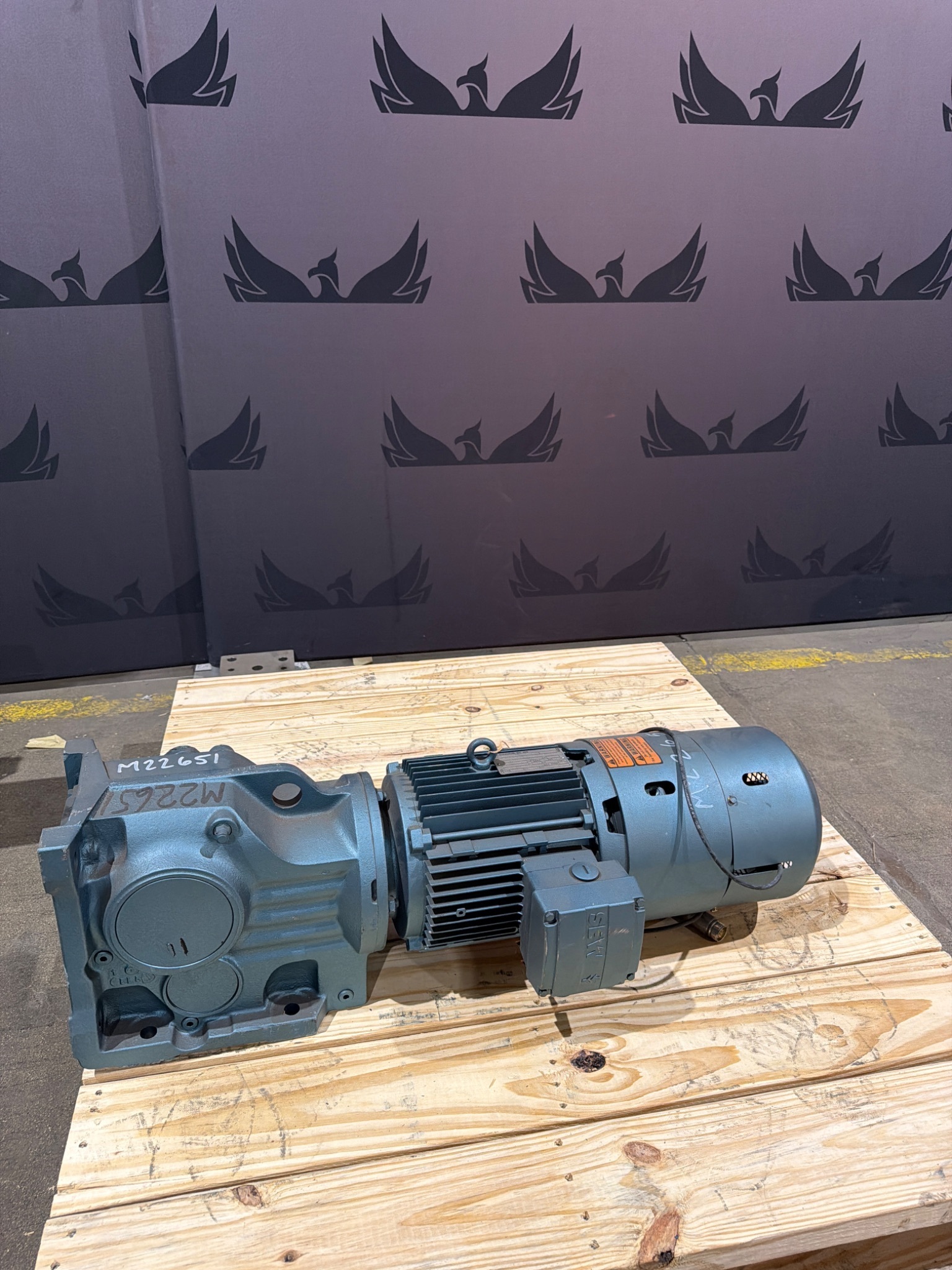 SEW‑EURODRIVE K77DV112M4 Gearmotor - NEW 0