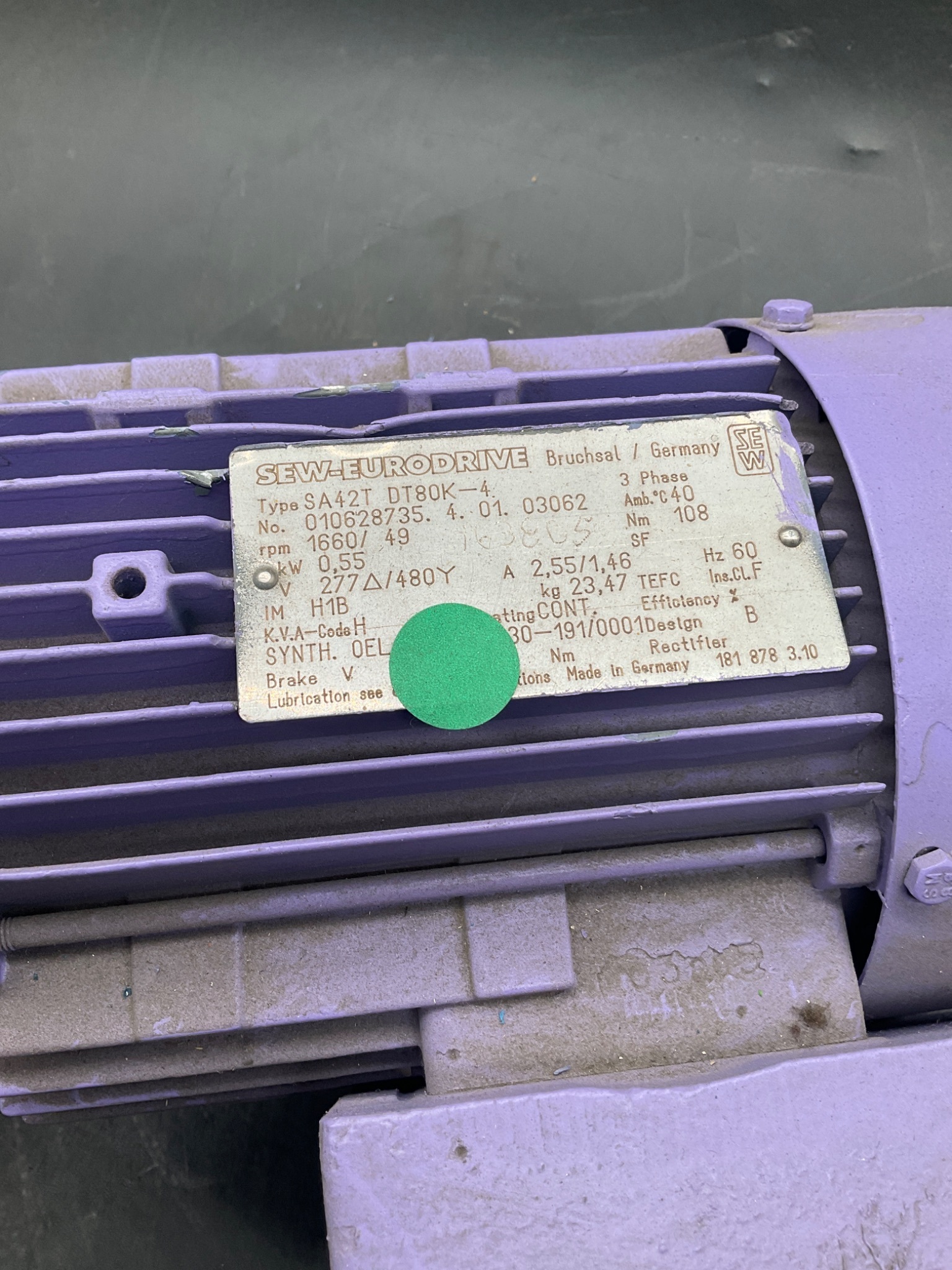 SEW-Eurodrive SA42T DT80K-4 Gearmotor 0.55kW 277/480V USED 1