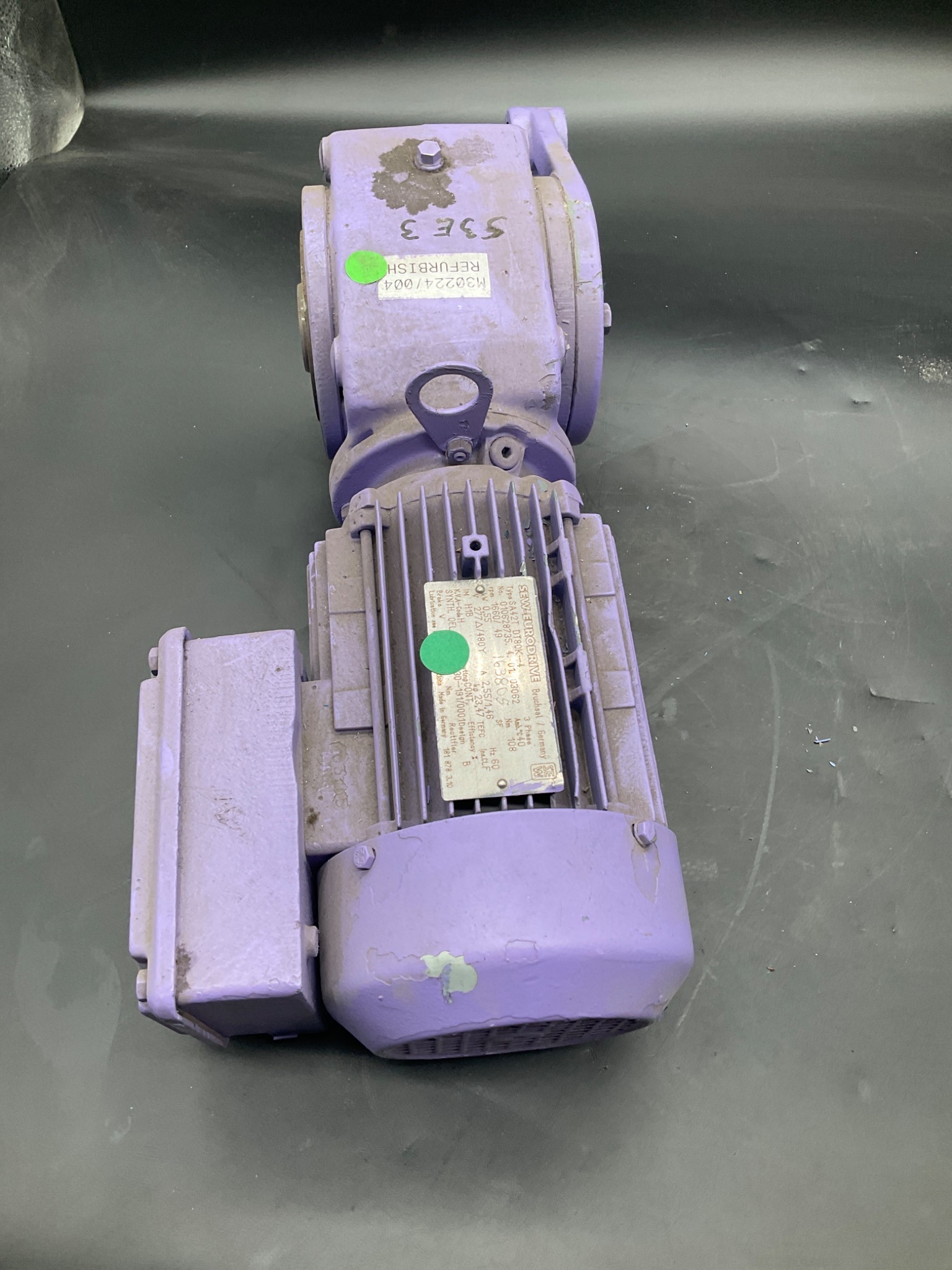 SEW-Eurodrive SA42T DT80K-4 Gearmotor 0.55kW 277/480V USED 2