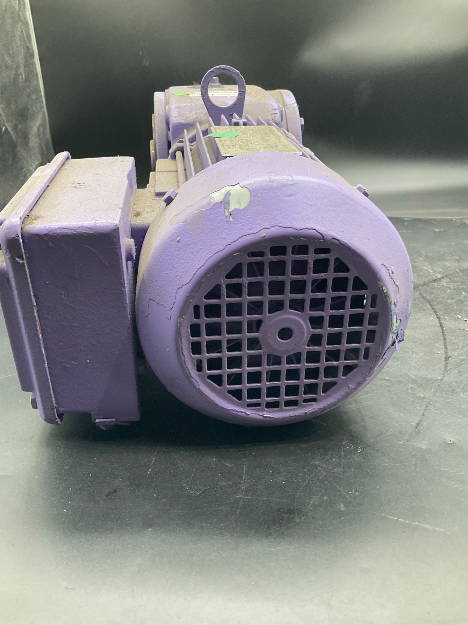 SEW-Eurodrive SA42T DT80K-4 Gearmotor 0.55kW 277/480V USED 3