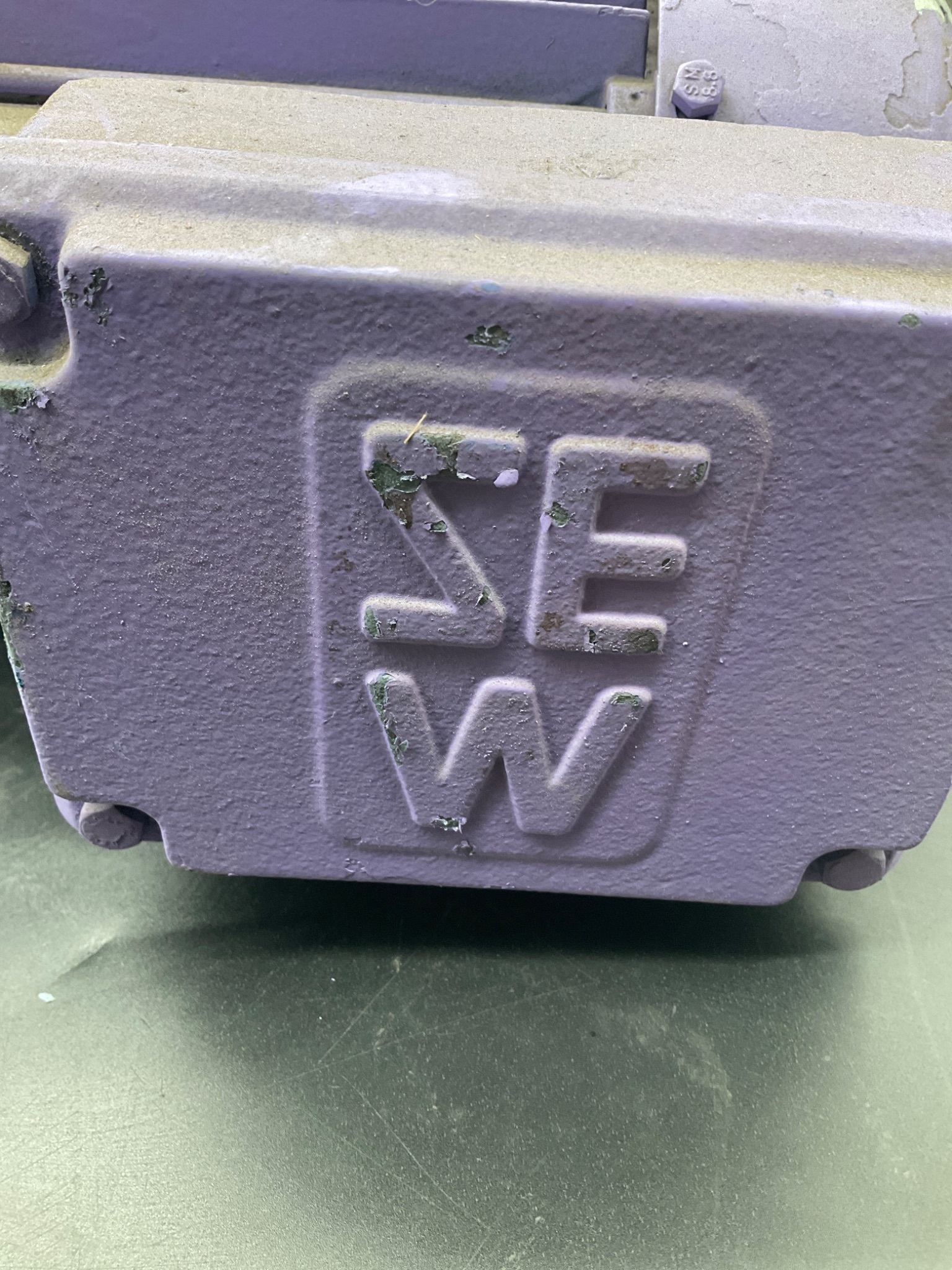 SEW-Eurodrive SA42T DT80K-4 Gearmotor 0.55kW 277/480V USED 5