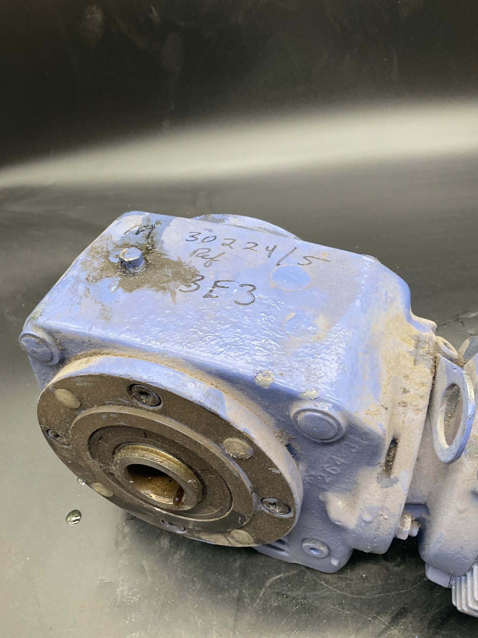 SEW-Eurodrive SA42T DT80K-4 Gearmotor 0.55kW 277/480V USED 3
