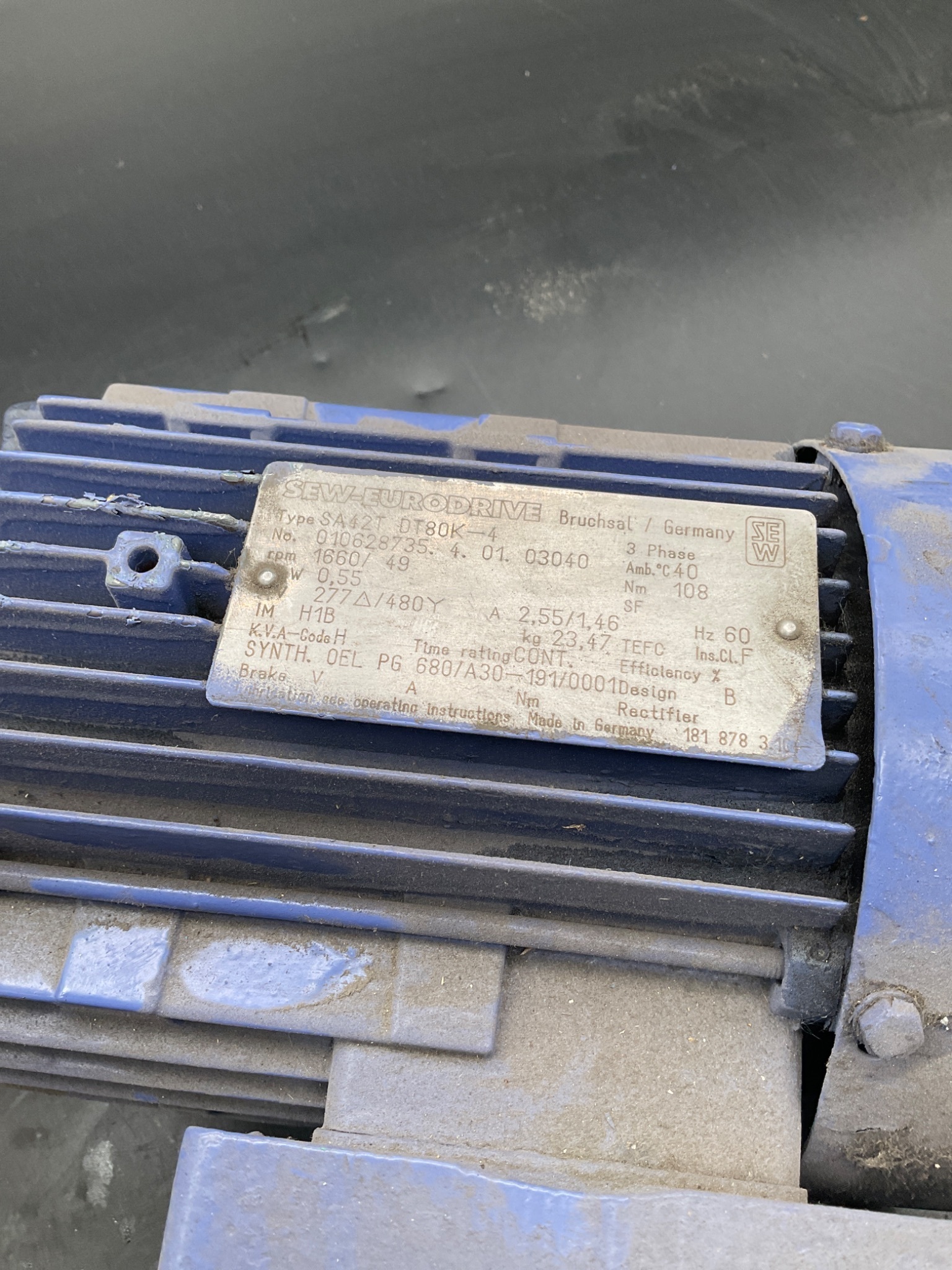 SEW-Eurodrive SA42T DT80K-4 Gearmotor 0.55kW 277/480V USED 6