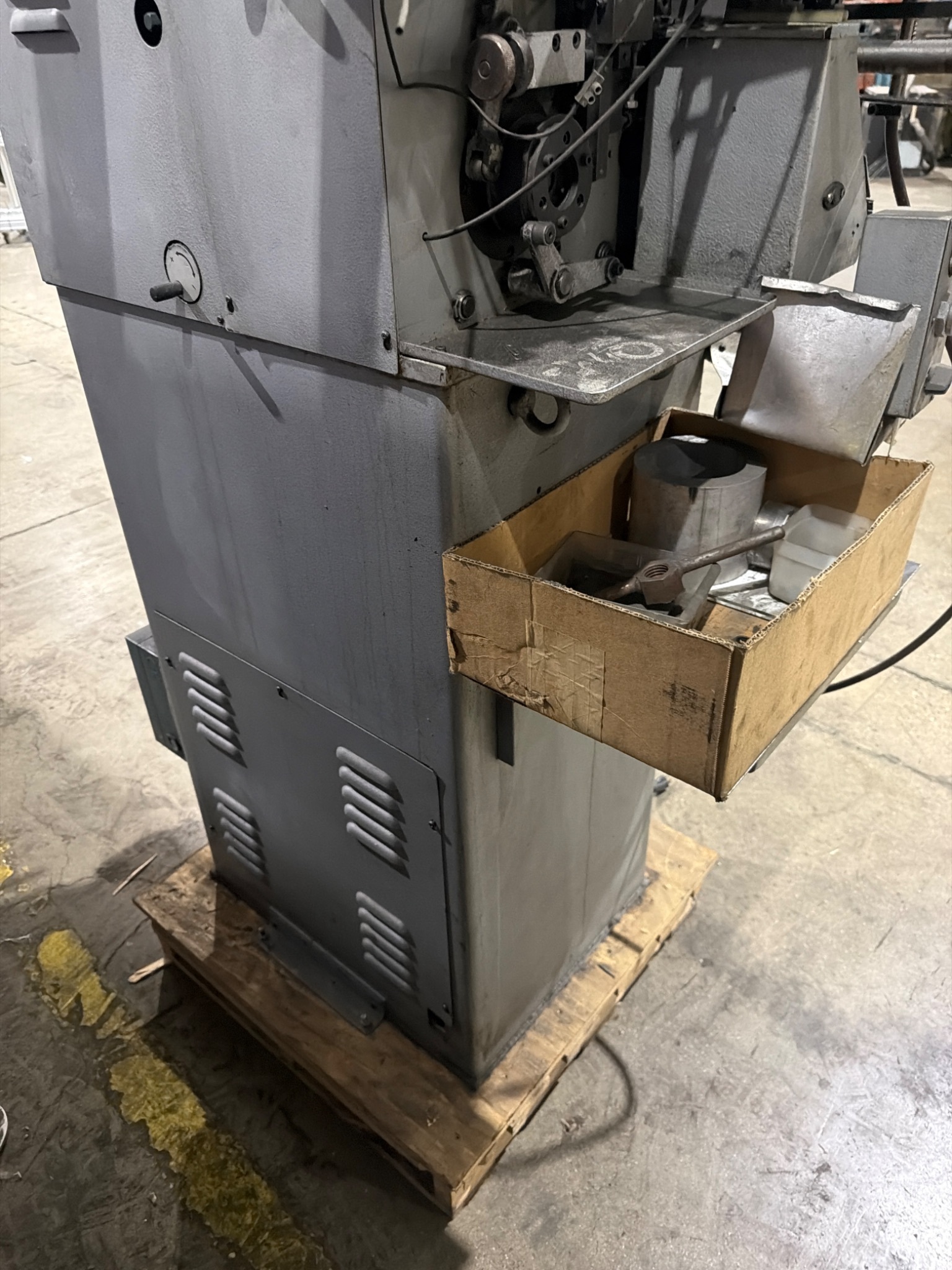MEC CLS-10II Spring Forming Machine USED 8