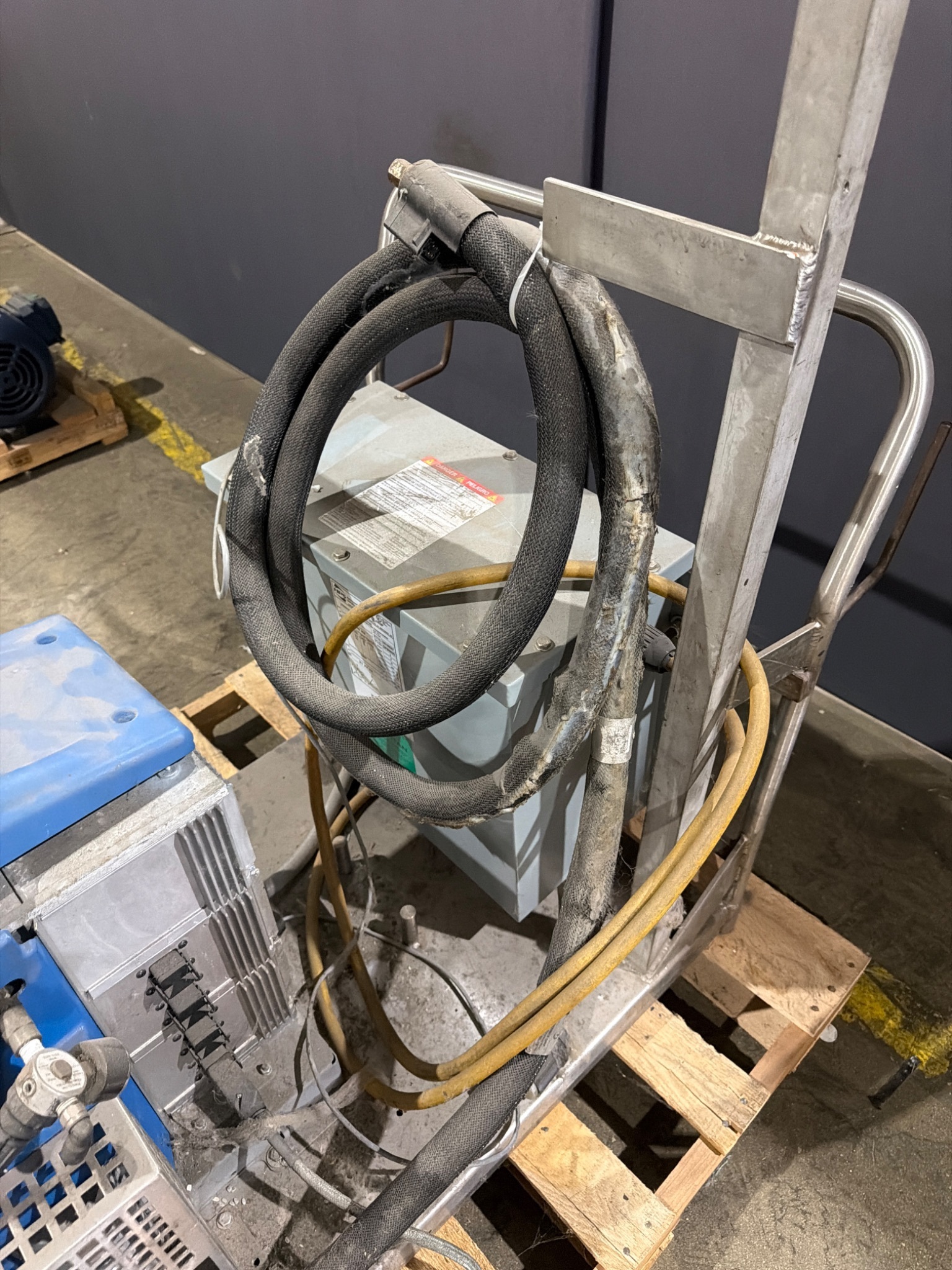 NORDSON PROBLUE 10 Hot Melt Adhesive System with Transformer Cart USED 4