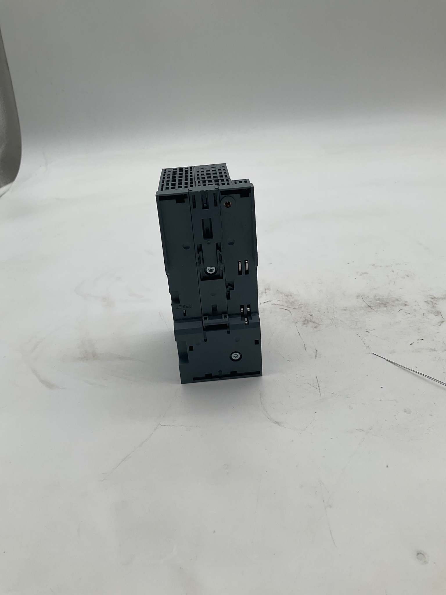 SIEMENS 6ES7193-6AR00-0AA0 ET200SP Base w/ 6ES7155-6AU01-0BN0 Interface Module USED 2