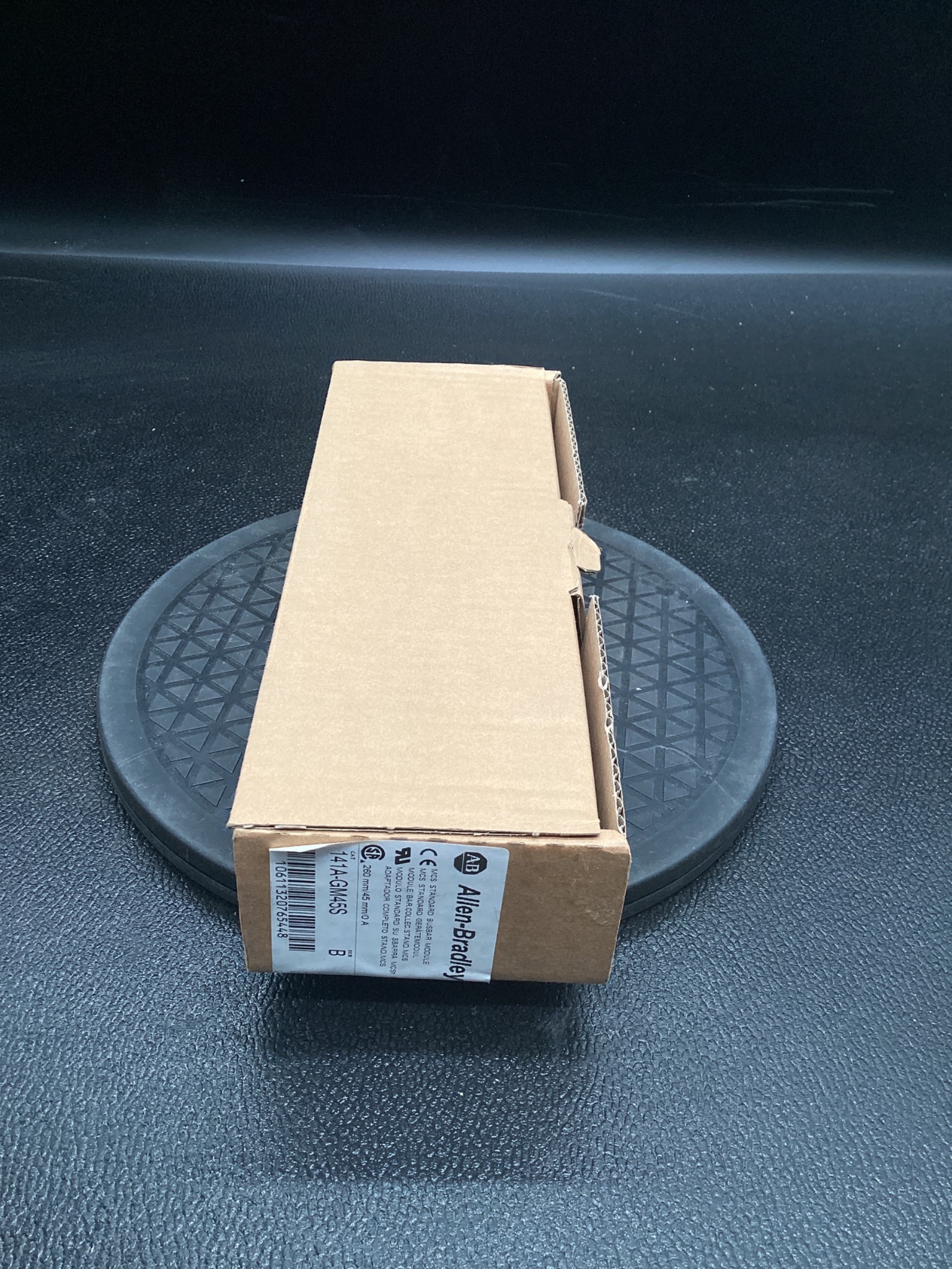 Allen-Bradley 141A-GM45S Busbar Support Module Series B 690V NEW 0