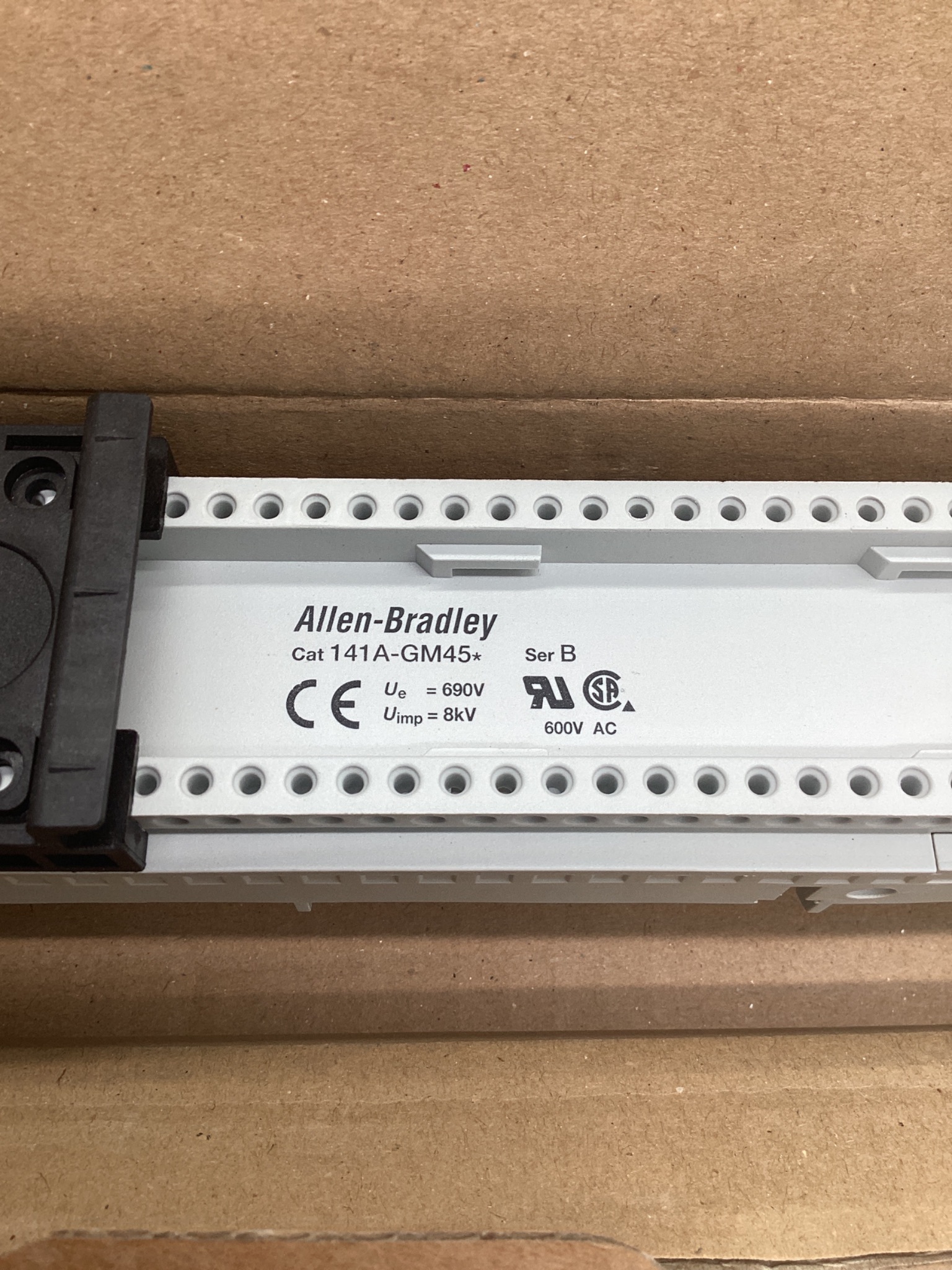 Allen-Bradley 141A-GM45S Busbar Support Module Series B 690V NEW 5