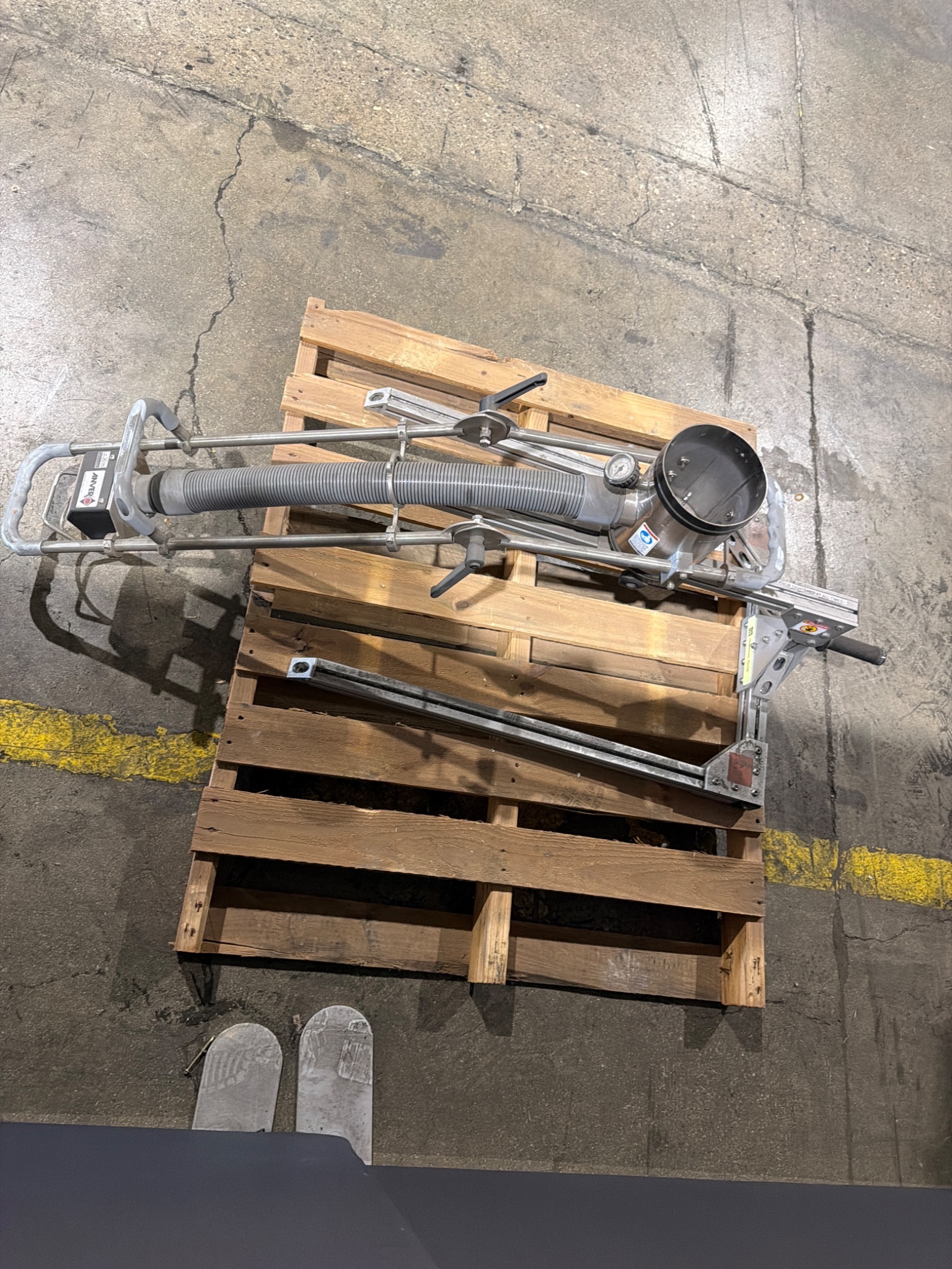 Anver VT-PLA-S Vacuum Lifting Device 150 lb Capacity USED 2