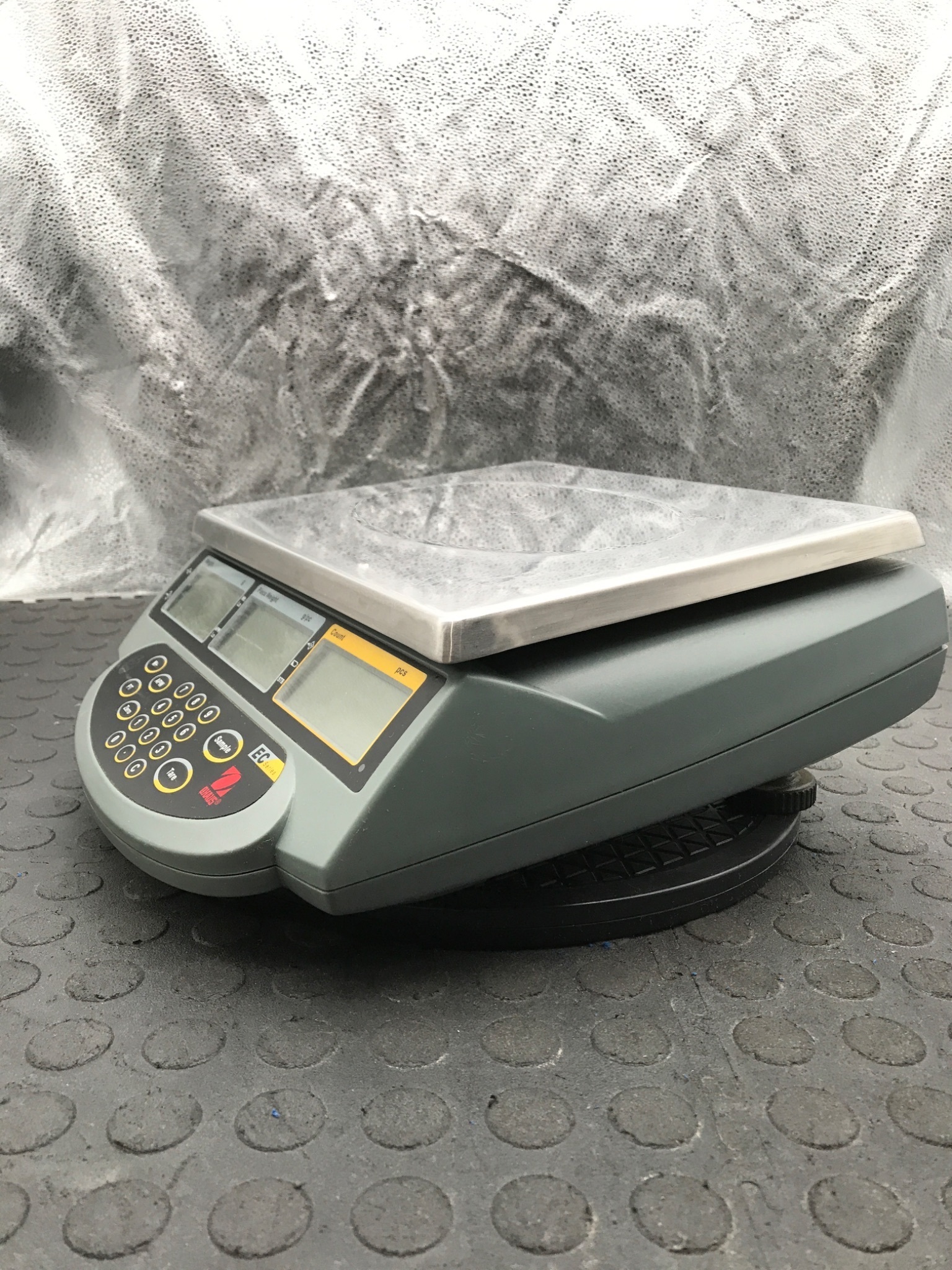 Ohaus EC15 Digital Counting Scale 15000 g Capacity USED 4