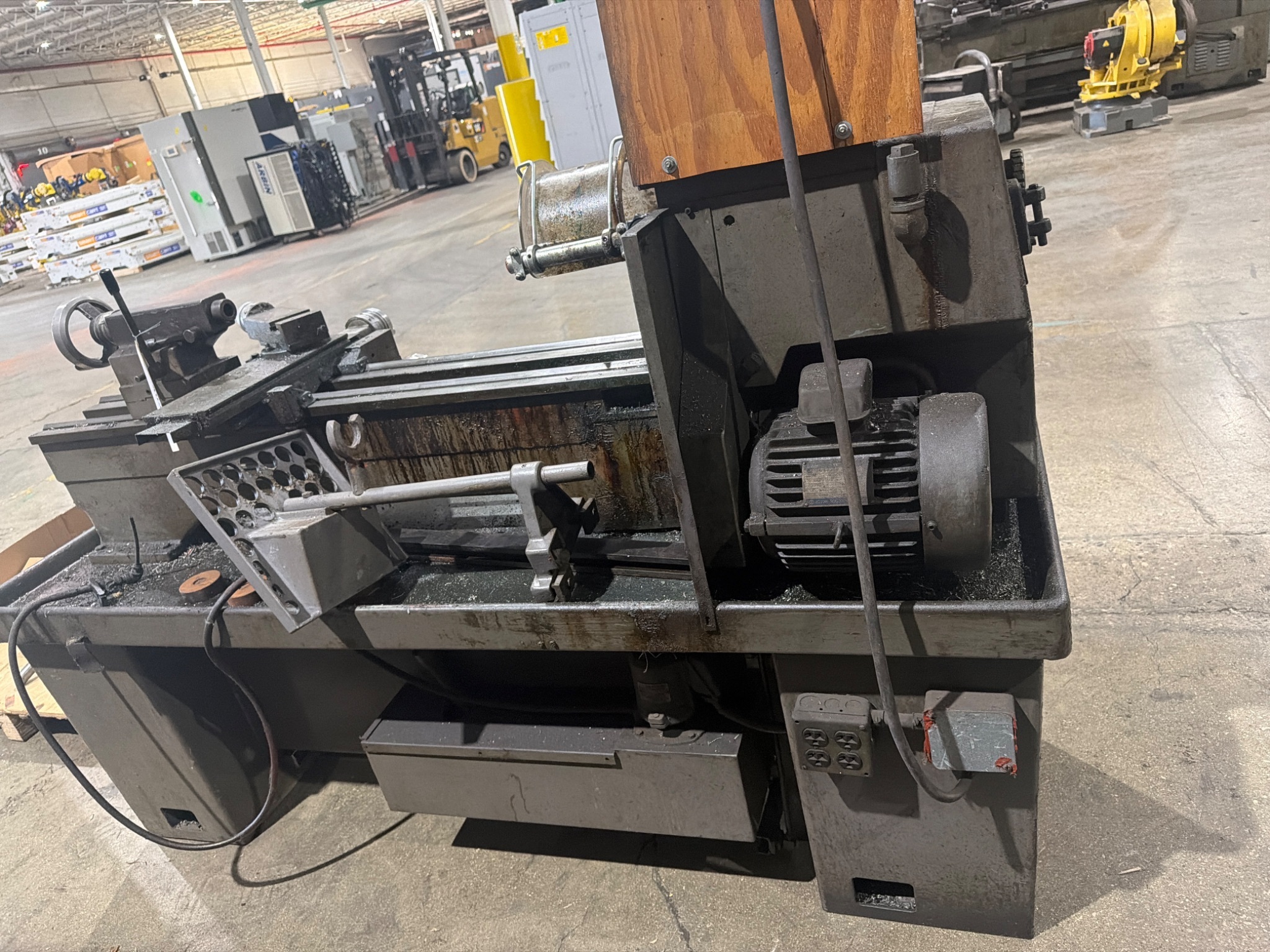 Supermax LG-1340 Engine Lathe 13" x 40" Manual Lathe USED 4