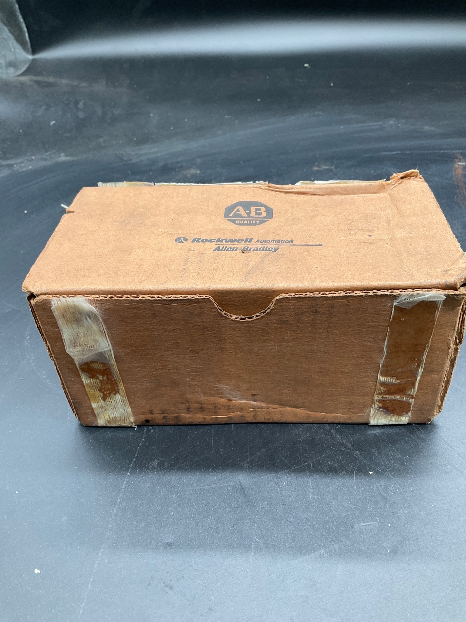 ALLEN‑BRADLEY 700DC‑F220Z24 Control Relay NEW 3