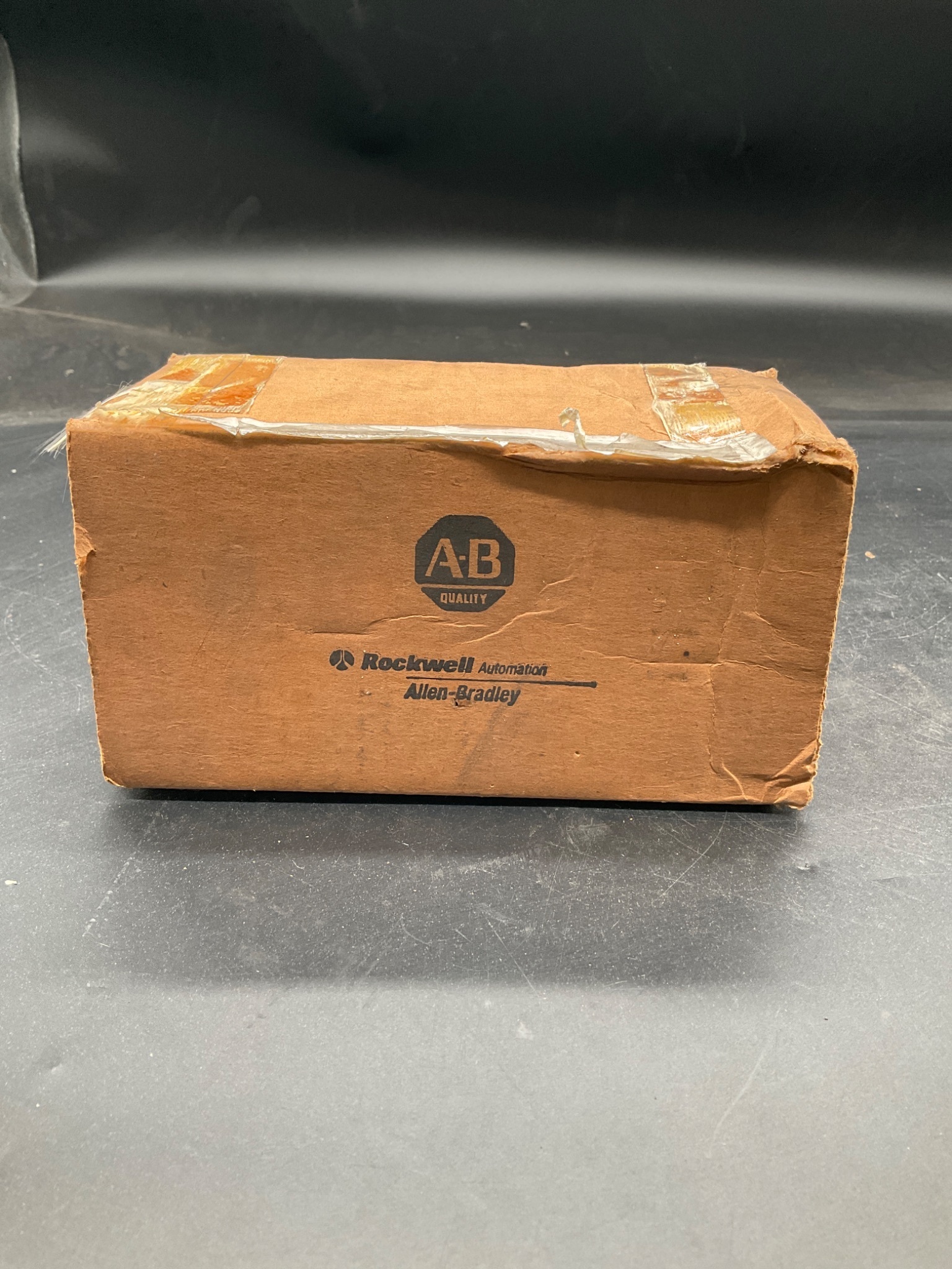 ALLEN‑BRADLEY 700DC‑F220Z24 Control Relay NEW 4