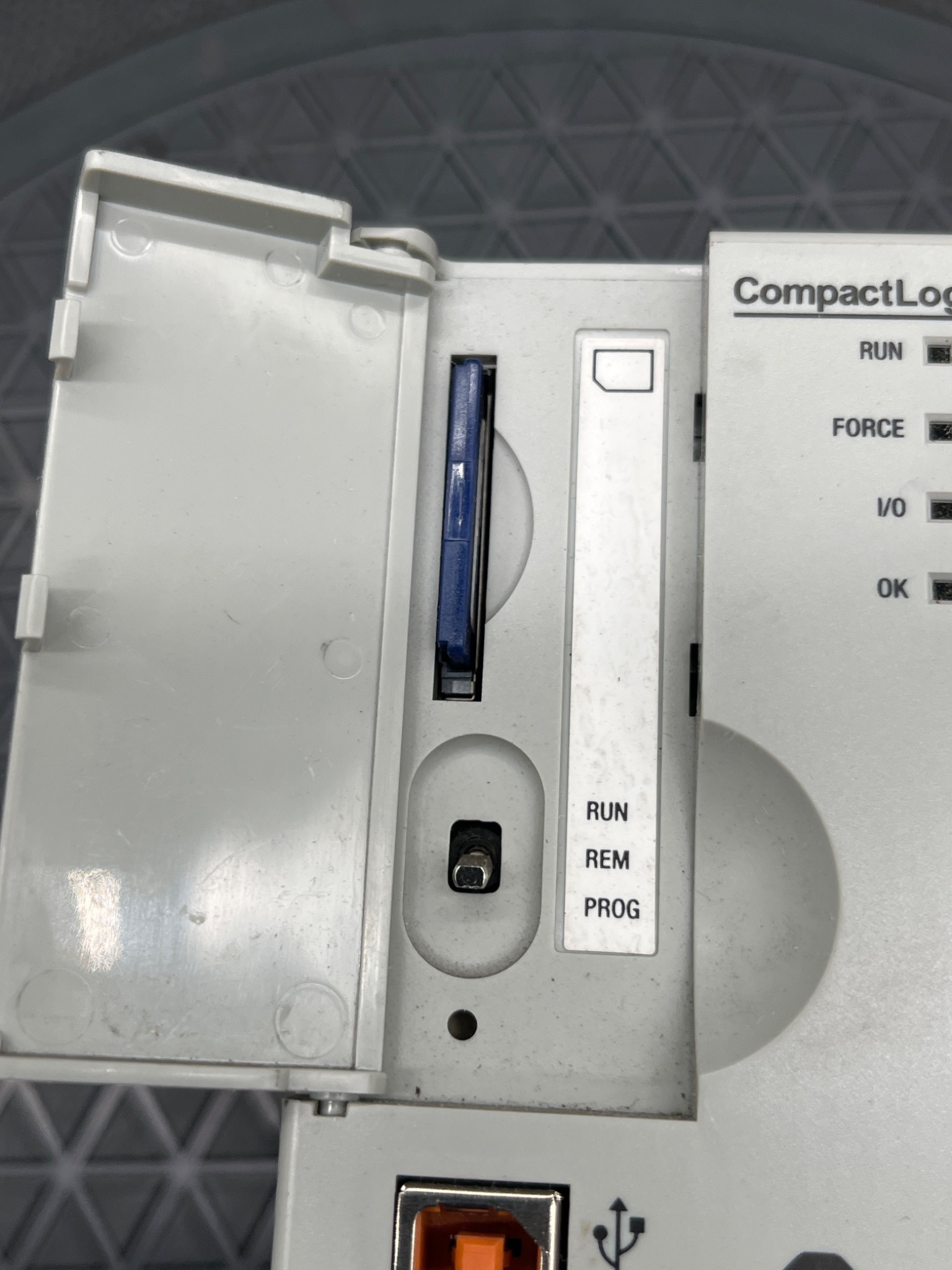 Allen‑Bradley 1769-L24ER-QB1B CompactLogix PLC Controller USED 6
