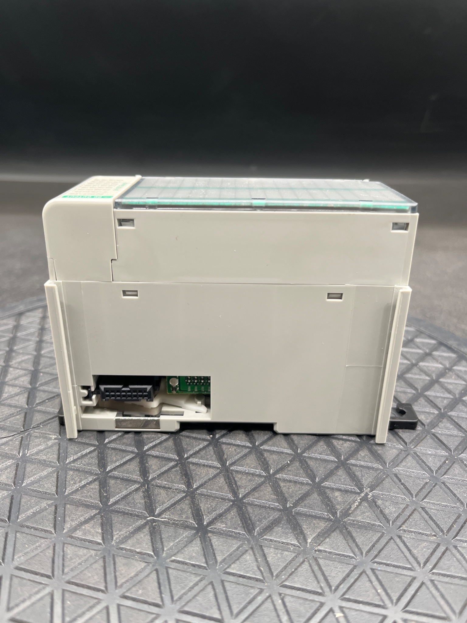 Allen-Bradley 1769-OB32 Compact I/O Output Module Series A USED 2