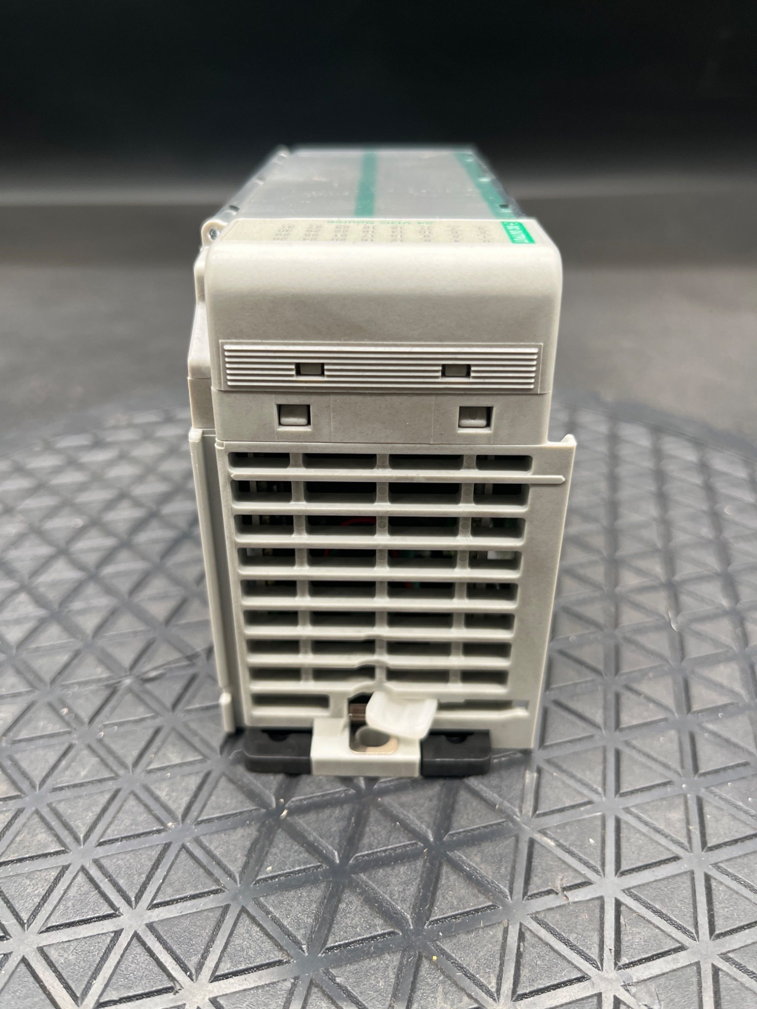 Allen-Bradley 1769-OB32 Compact I/O Output Module Series A USED 3