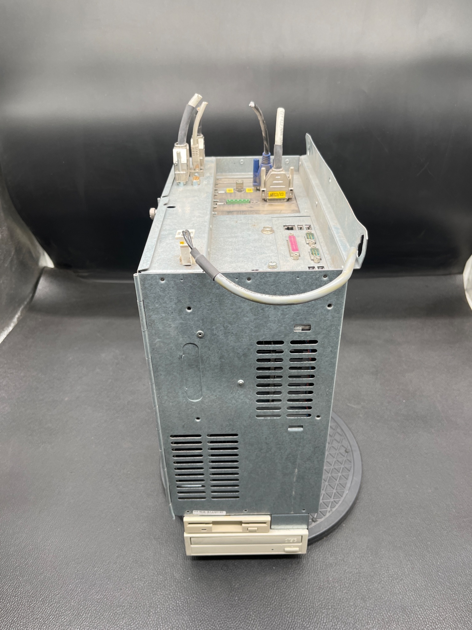 KUKA KPC ed05 Control Panel Unit 24V DC USED 0