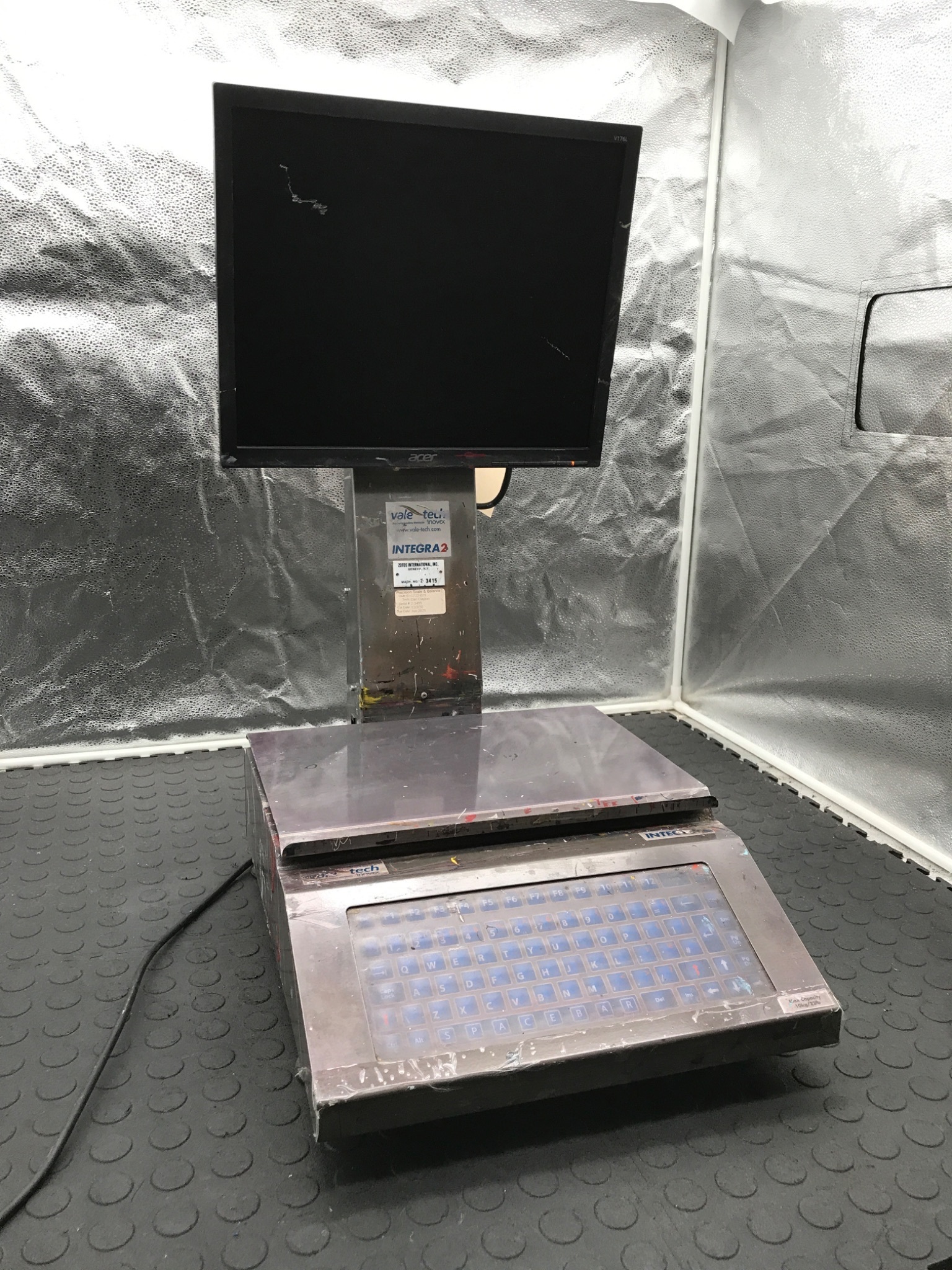 Vale-Tech Integra 2 Industrial Weighing Workstation with 10kg Scale Platform USED 0