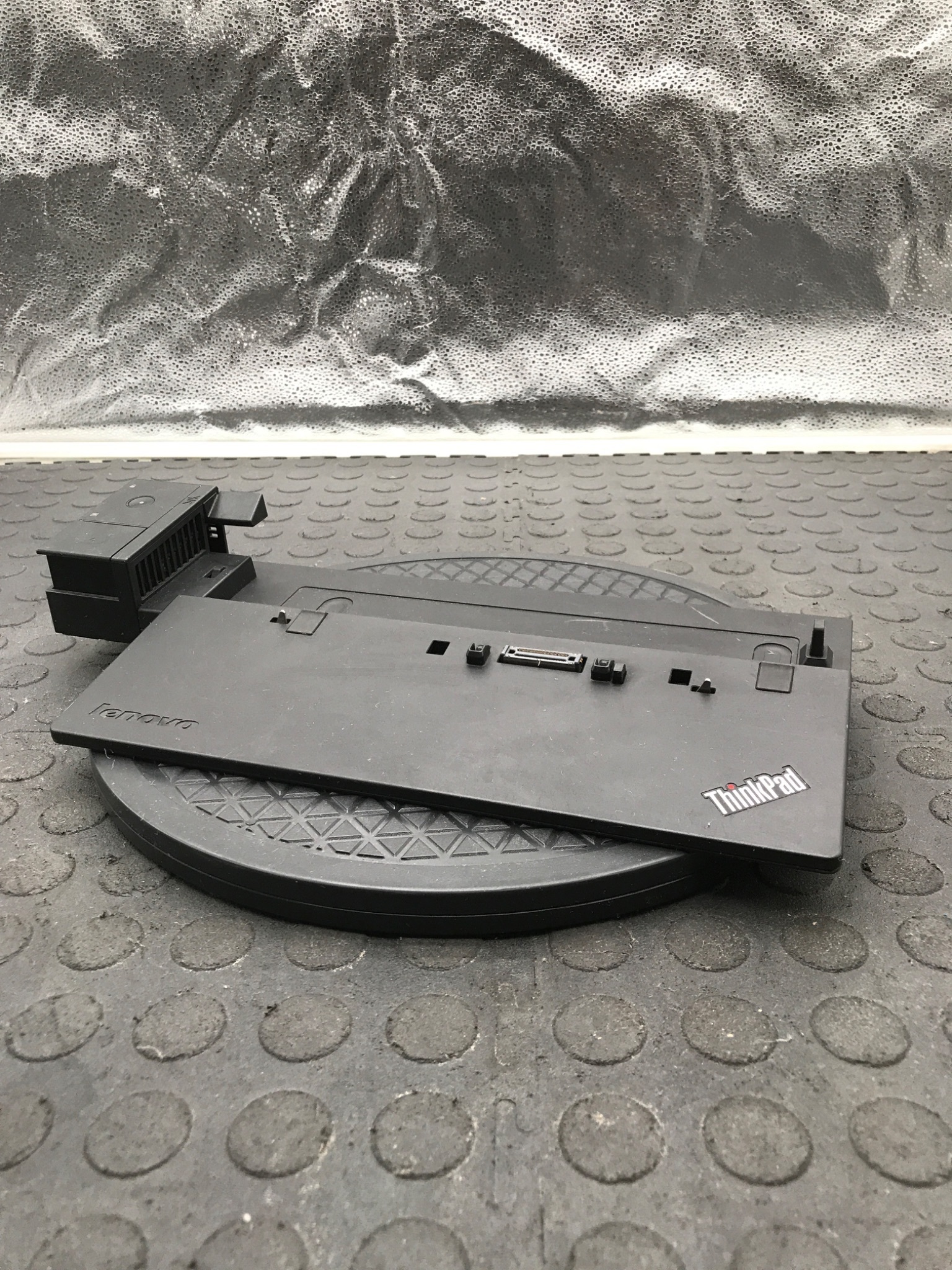 Lenovo 40A1 M2002NT2 ThinkPad Pro Dock Type 40A1 USED 0