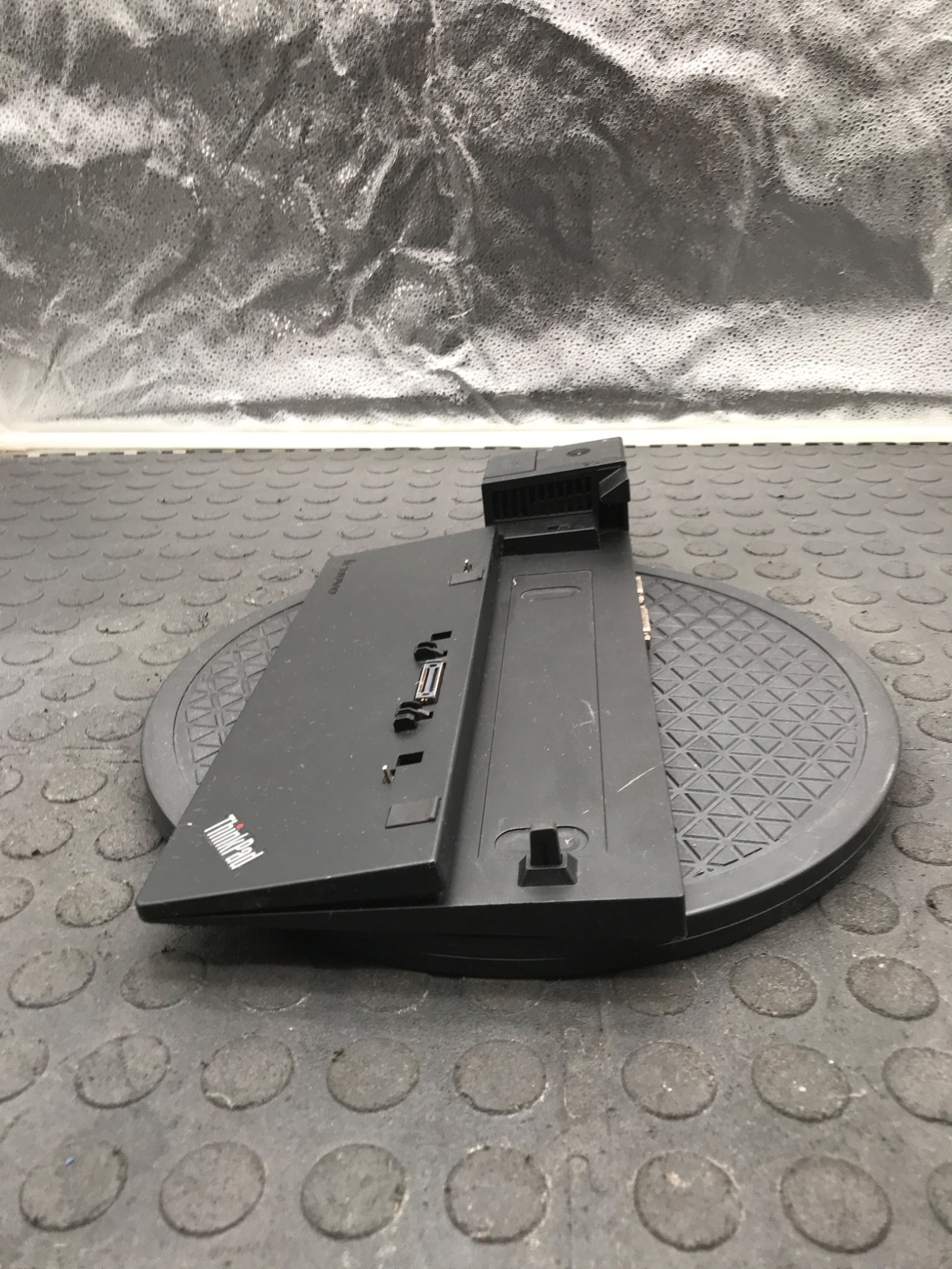 Lenovo 40A1 M2002NT2 ThinkPad Pro Dock Type 40A1 USED 1