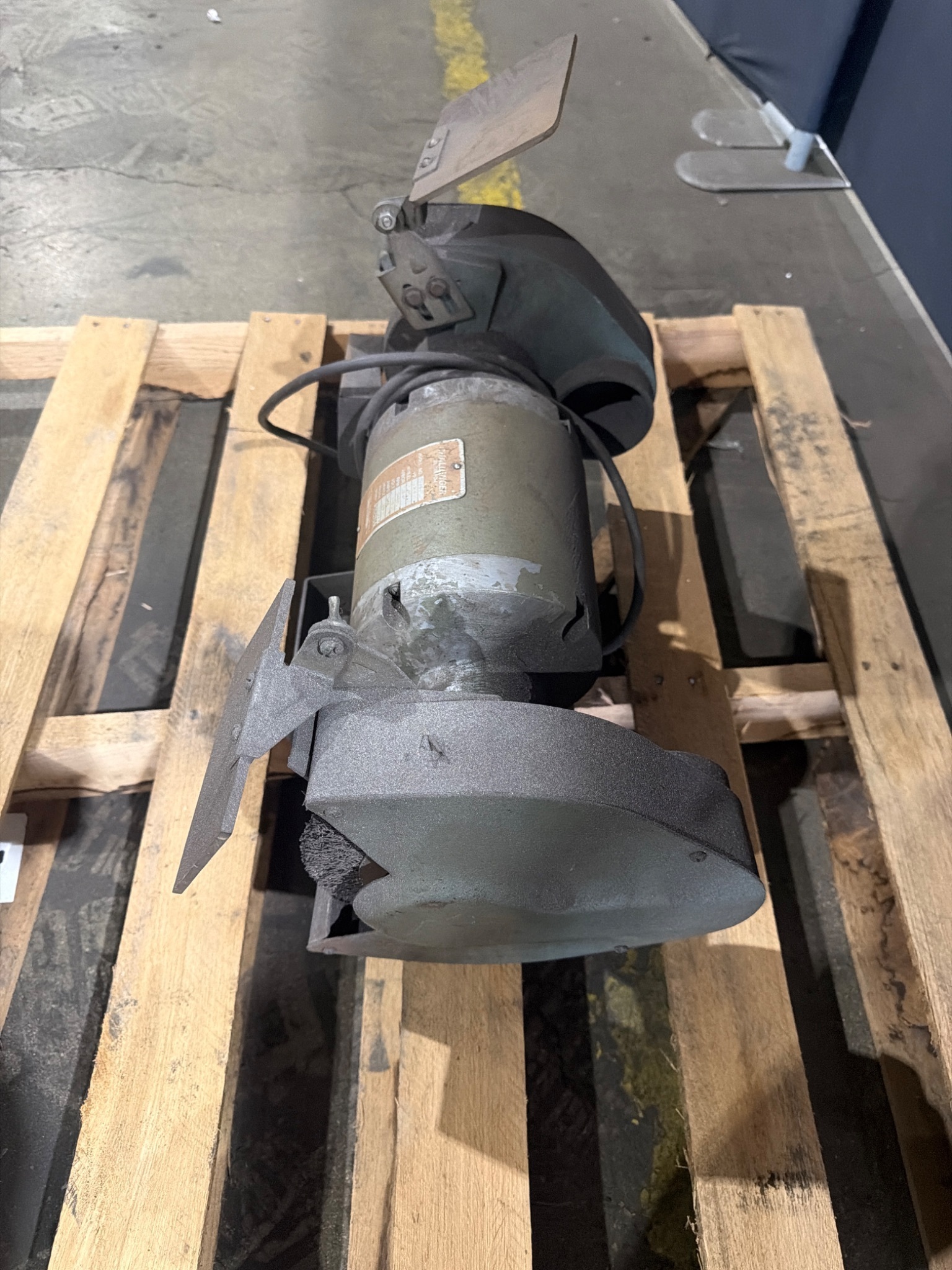 Wilton Challenger 161 Pedestal Grinder 8" Wheel 3/4 HP 3450 RPM USED 1