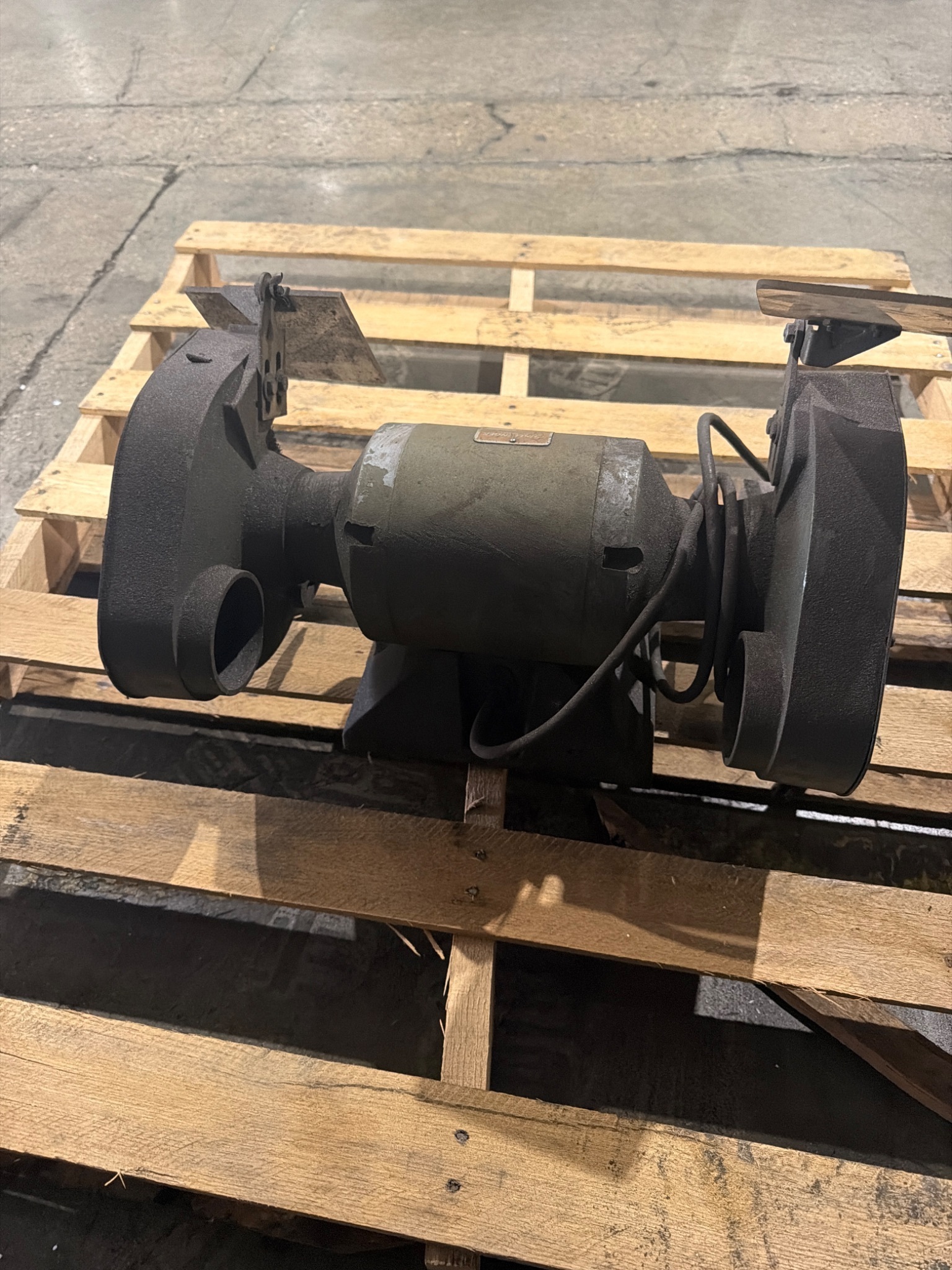 Wilton Challenger 161 Pedestal Grinder 8" Wheel 3/4 HP 3450 RPM USED 3