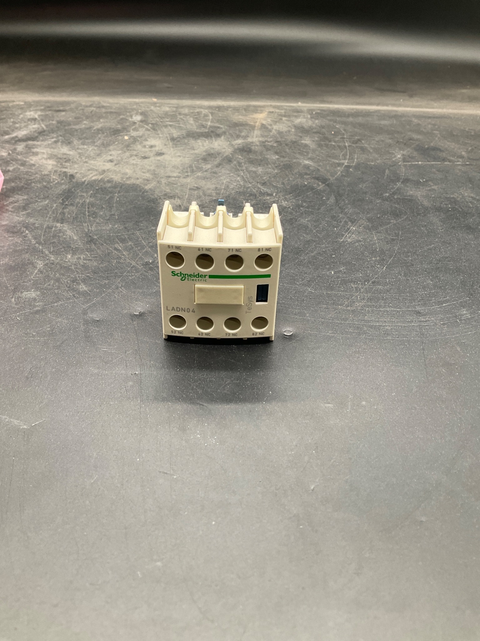 Schneider Electric LADN04 Auxiliary Contact Block (Lot Of 6) NEW 4