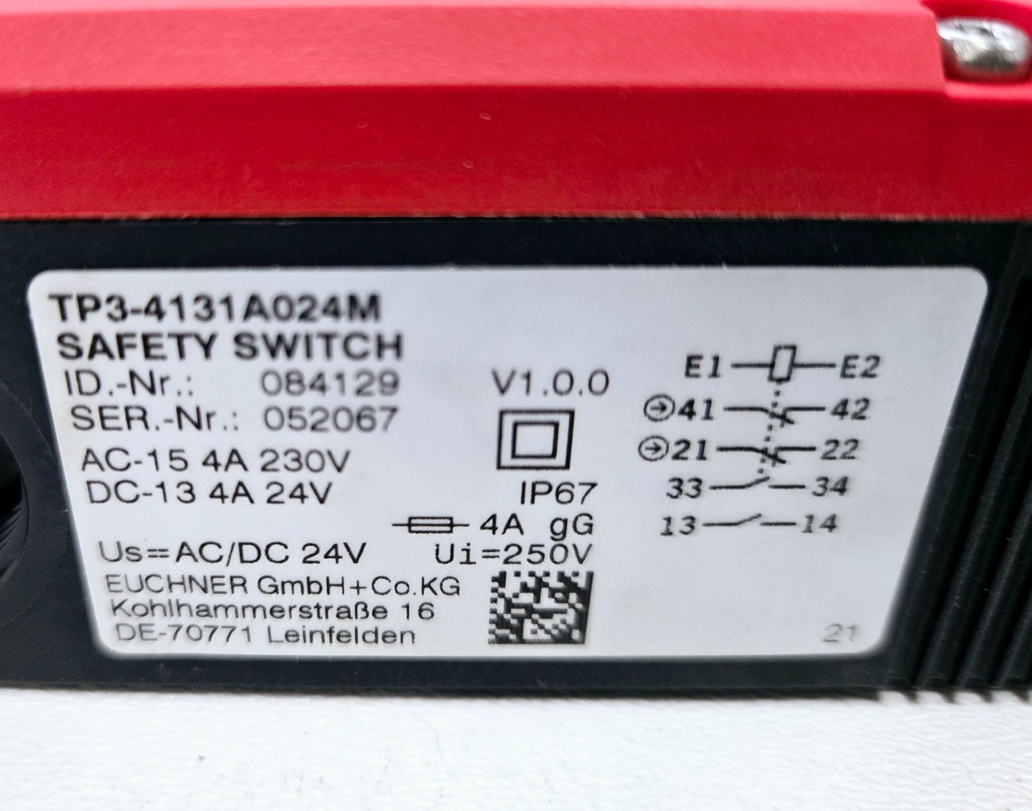 EUCHNER TP3-4131A024M SAFETY SWITCH USED 1