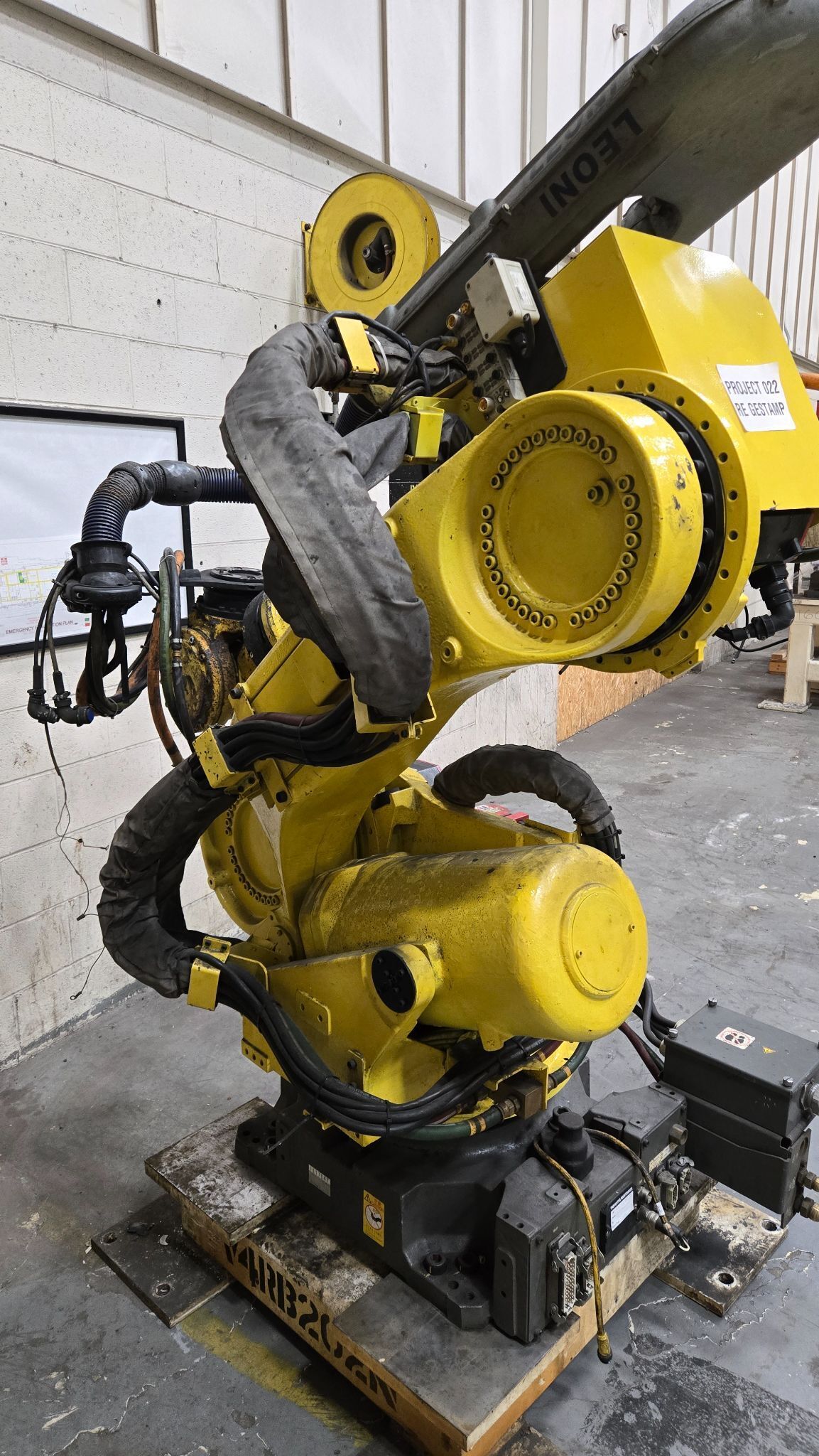 FANUC R-2000iB/210F Complete w/ R-30iA Controls & Rexroth Weld Controller USED 1