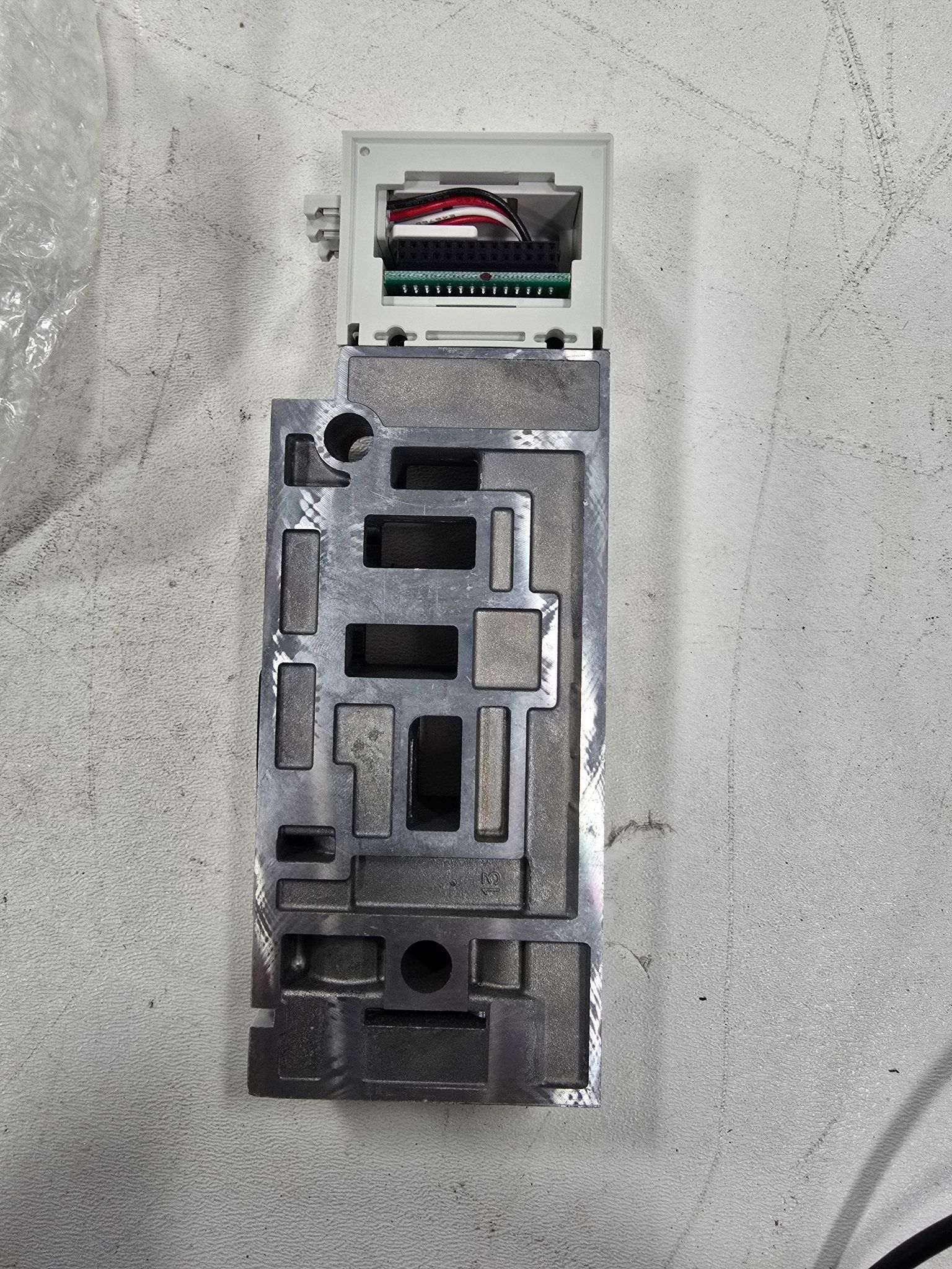 SMC VVQC4000-1B-D-C0 Valve Manifold Base NEW 4