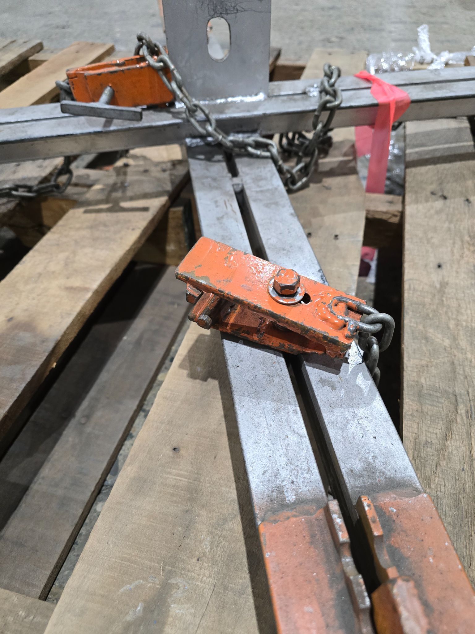 X BAR LIFTING BRACKET USED 2