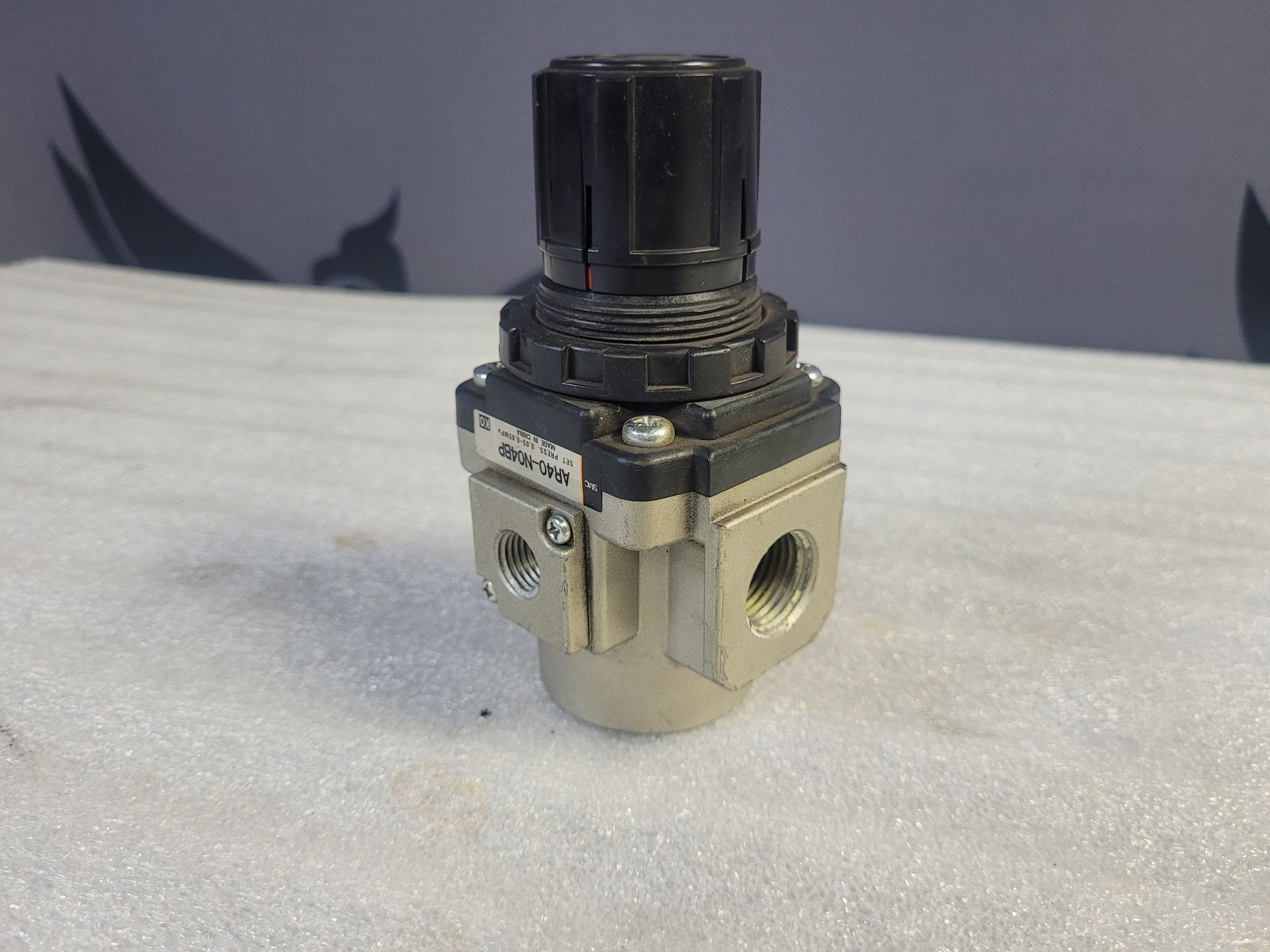 SMC AR40-N04BP Air Pressure Regulator 1/2" NPT USED 0