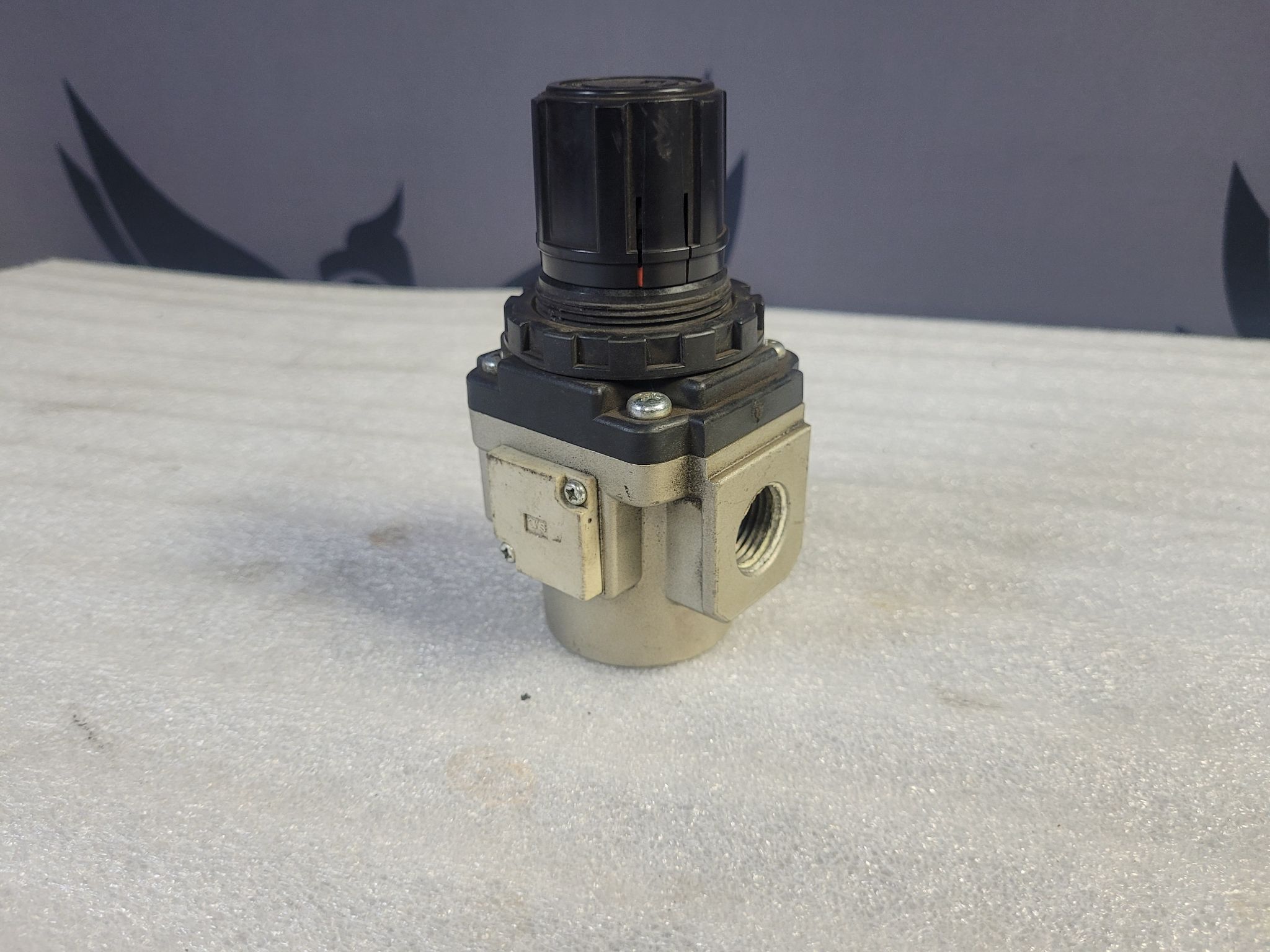 SMC AR40-N04BP Air Pressure Regulator 1/2" NPT USED 1