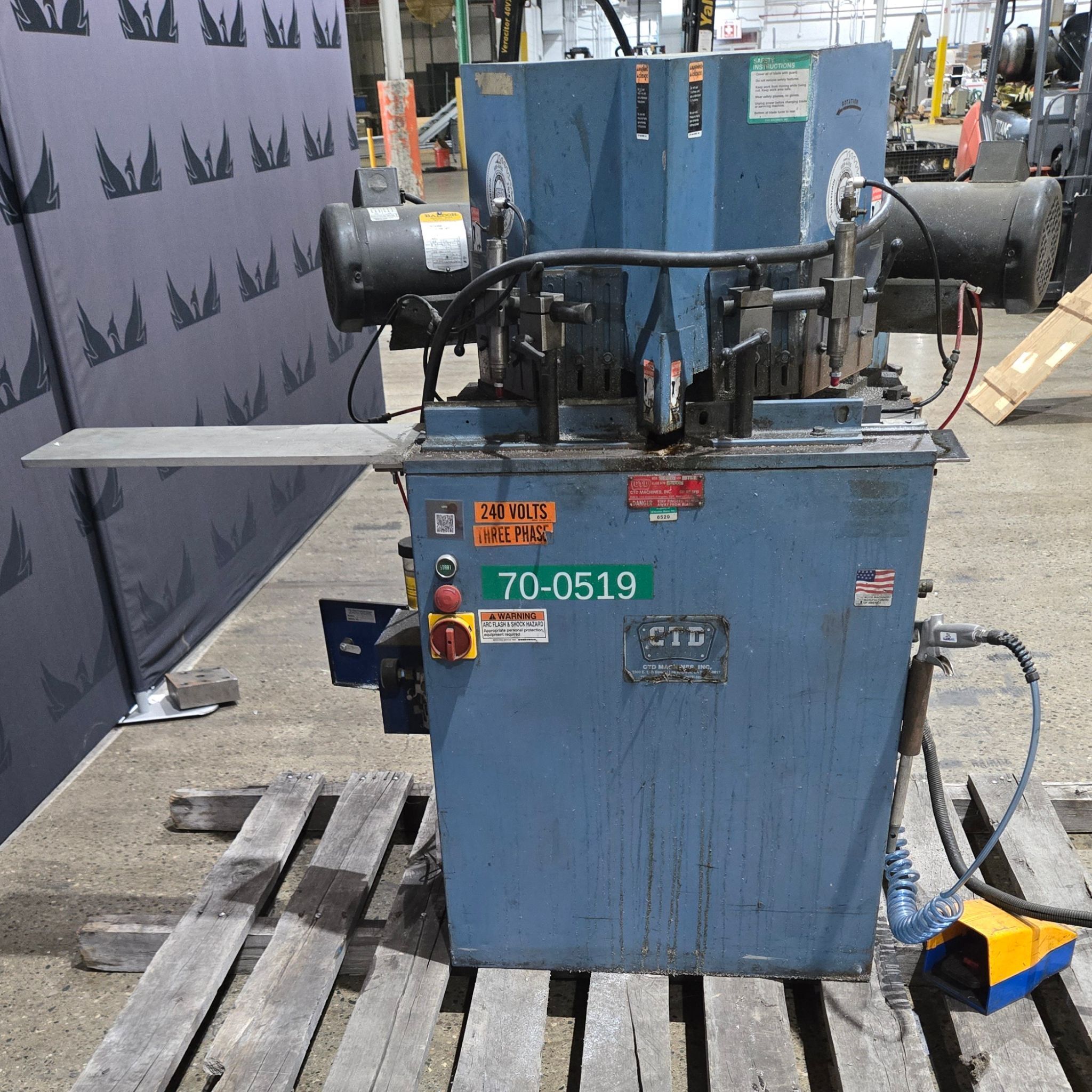 CTD D22-30 DUAL MITER SAW USED 1