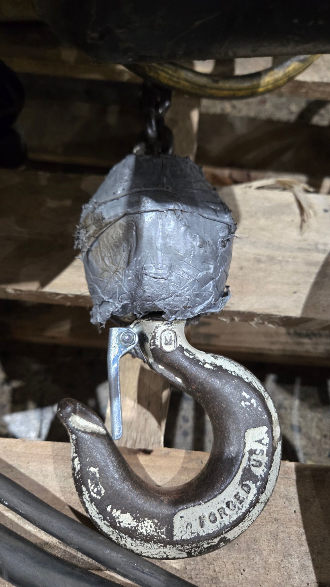 COFFING JLCET2016-3-10 1 TON RAIL MOUNTED CHAIN HOIST USED 2