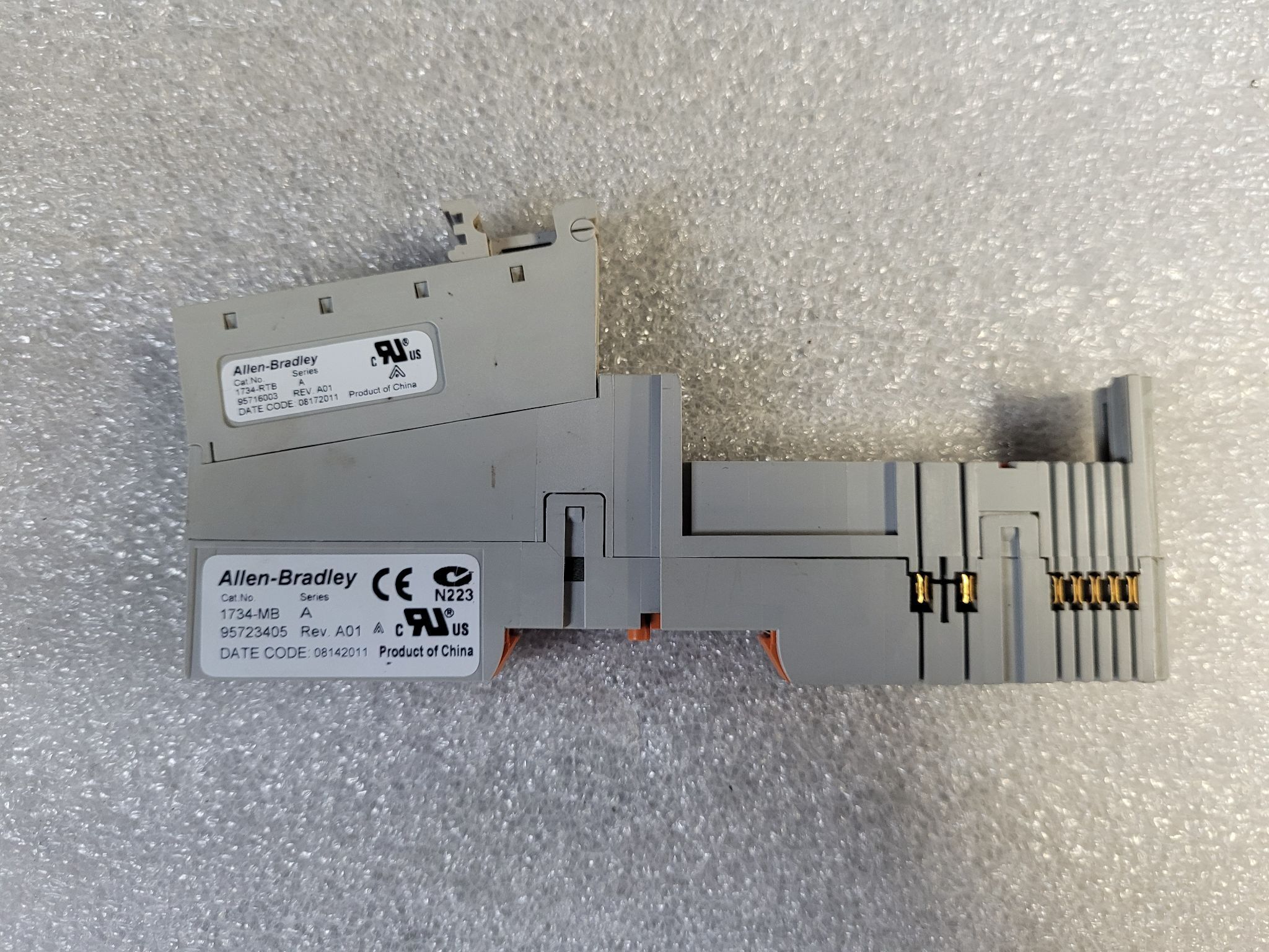 Allen Bradley 1734-MB + 1734-RTB I/O Base & Terminal Block USED 1