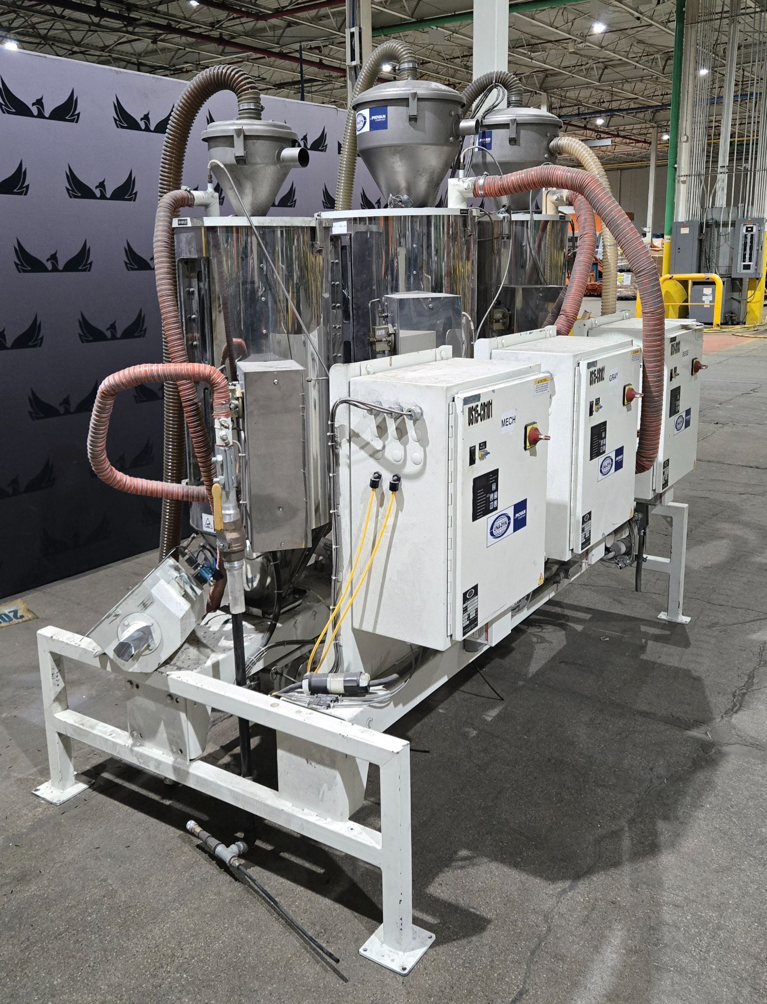 UNA-DYN FC-XMH Triple Hopper Drying & Conveying System USED 1