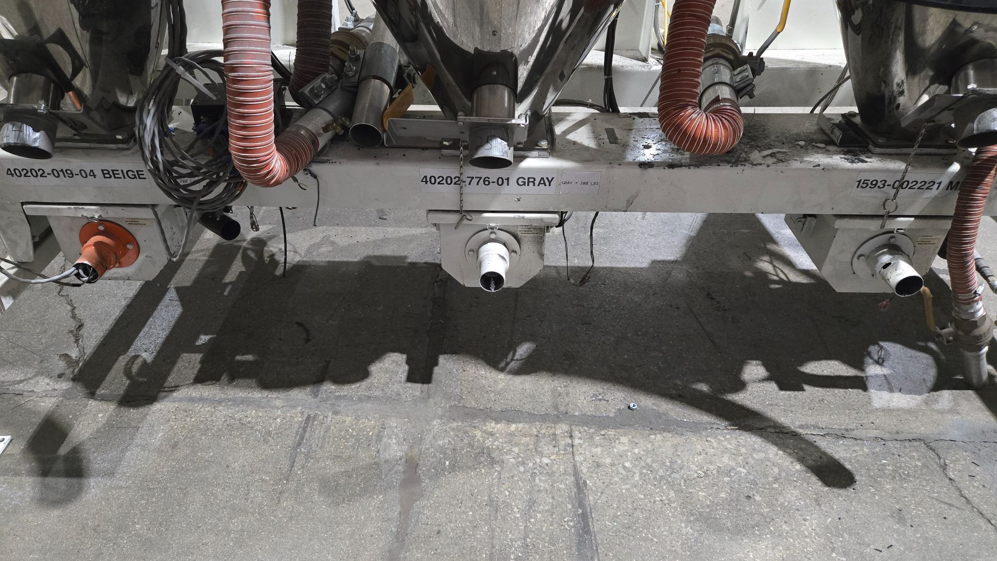 UNA-DYN FC-XMH Triple Hopper Drying & Conveying System USED 4