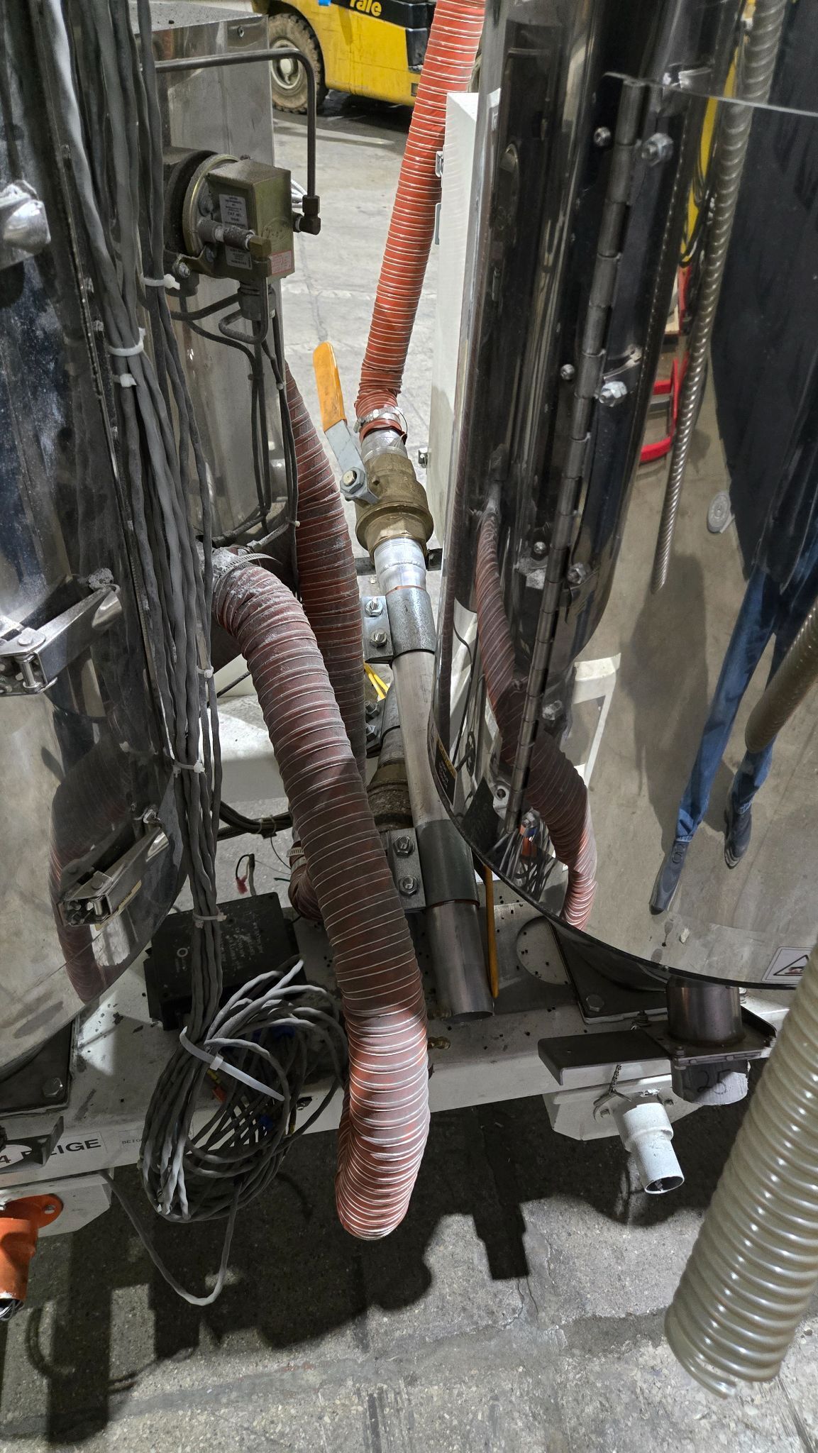 UNA-DYN FC-XMH Triple Hopper Drying & Conveying System USED 6