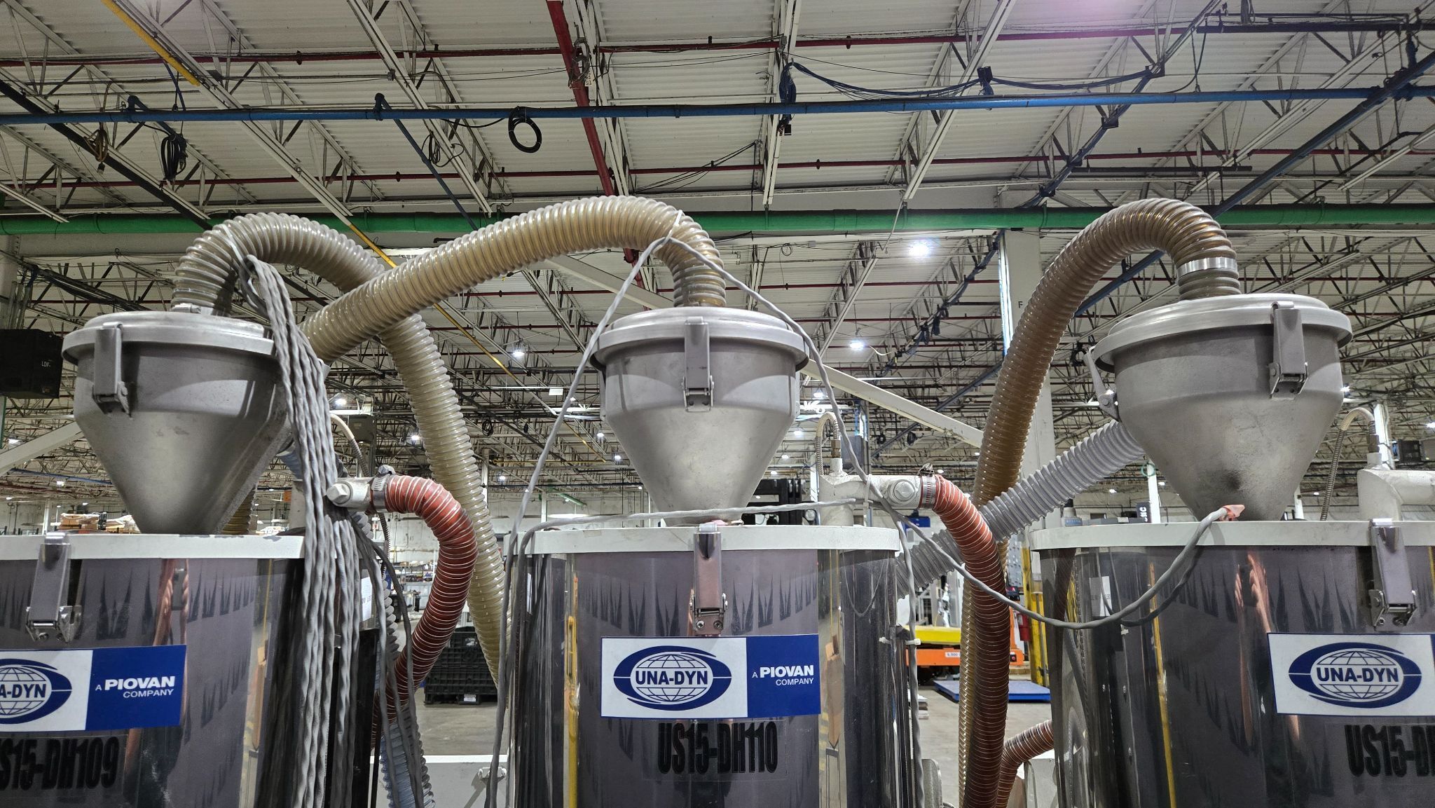 UNA-DYN FC-XMH Triple Hopper Resin Drying & Conveying System USED 5