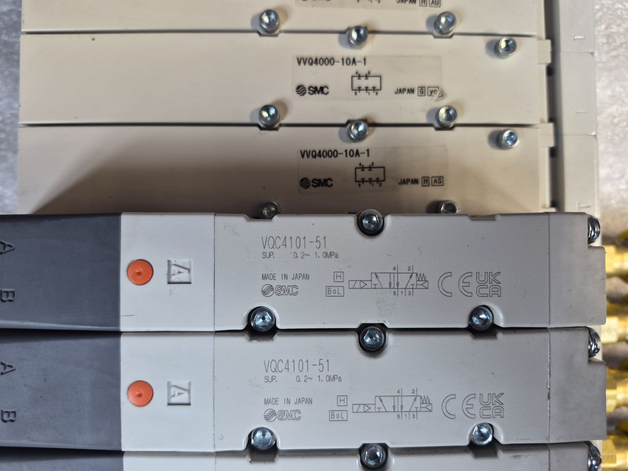 SMC VV5QC41-1203TSKAN Manifold Assembly w/ (5) VQC4101-51 & EX260-SIL1 IO-Link USED 1