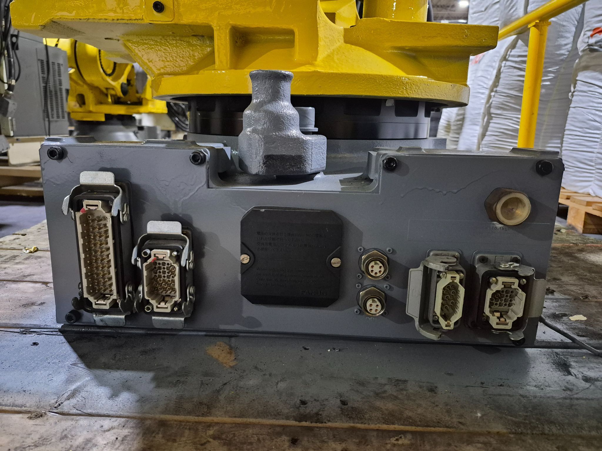 FANUC R-2000iB/210F Complete w/ R-30iB Controls USED 4