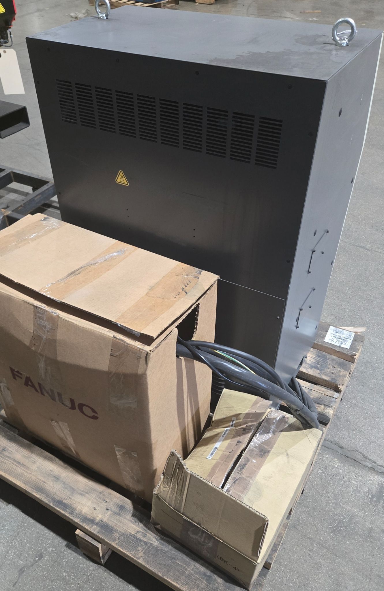 FANUC M-900iB/700 Complete with R-30iB Plus Controller NEW 10