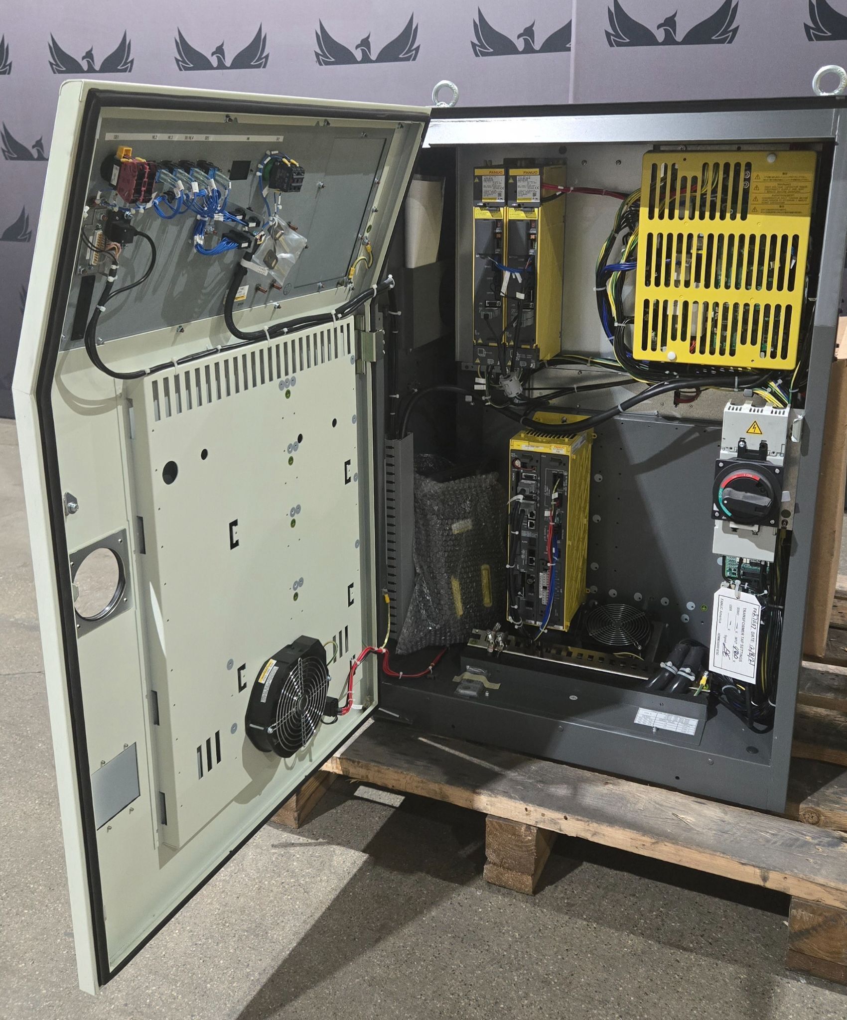 FANUC M-900iB/700 Complete with R-30iB Plus Controller NEW 12