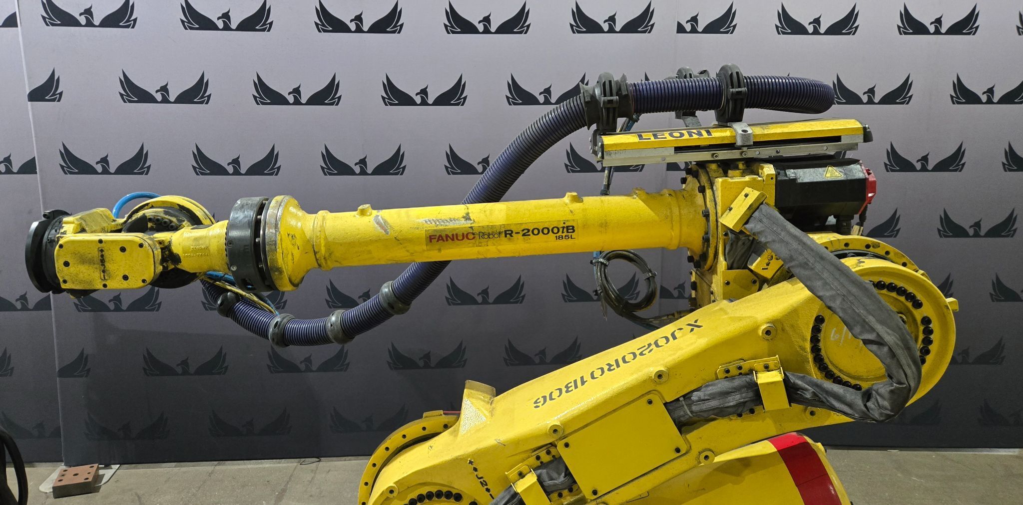 FANUC R-2000iB/185L Robot Complete with R-30iB Controller & WTC Gen 6 MFDC USED 3