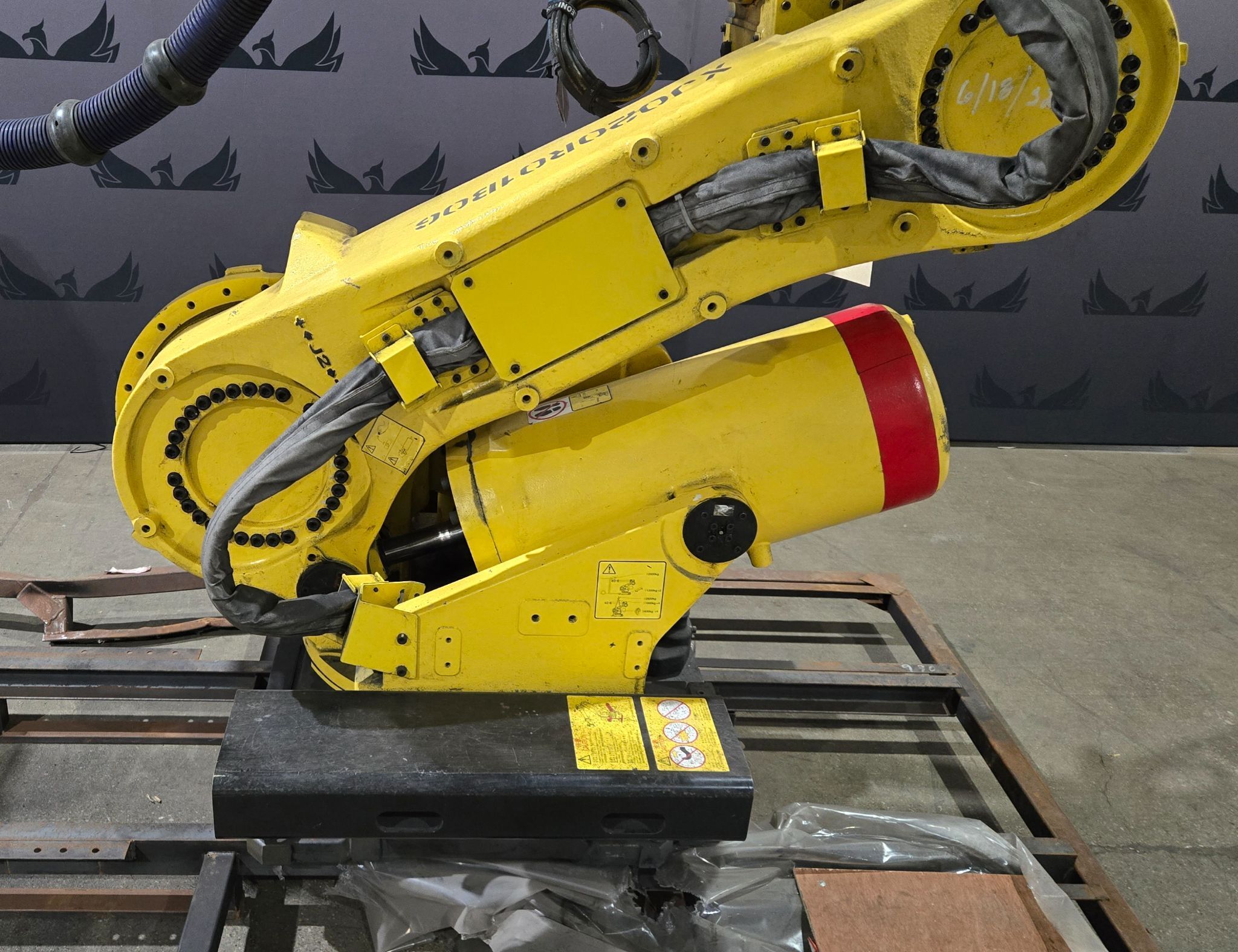 FANUC R-2000iB/185L Robot Complete with R-30iB Controller & WTC Gen 6 MFDC USED 4