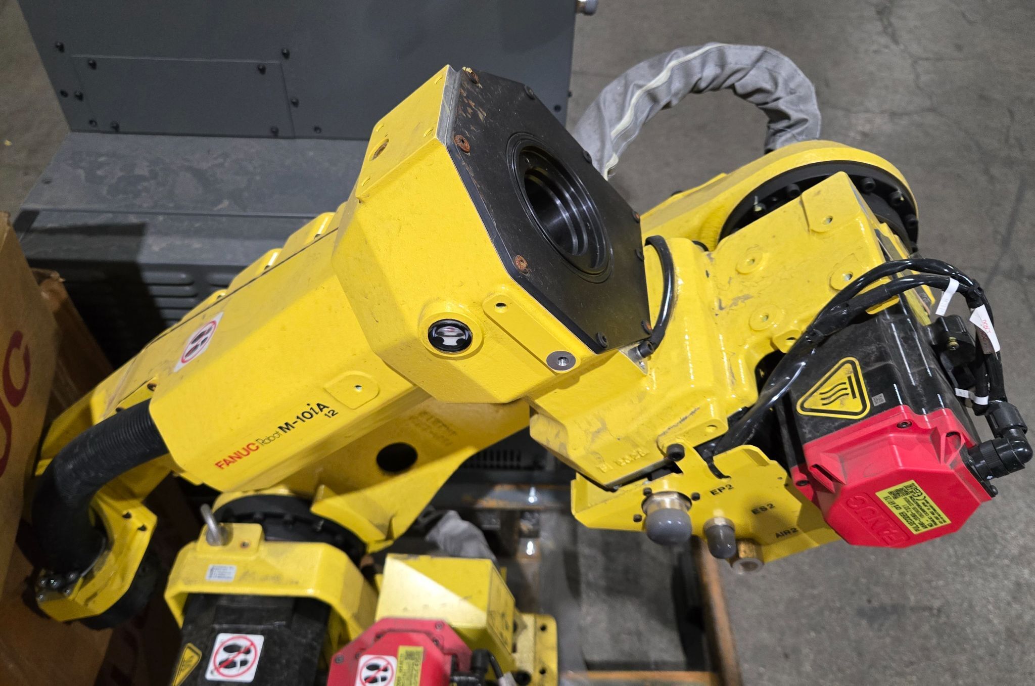 FANUC M-10iA/12 Complete with R-30iB Controller NEW 3