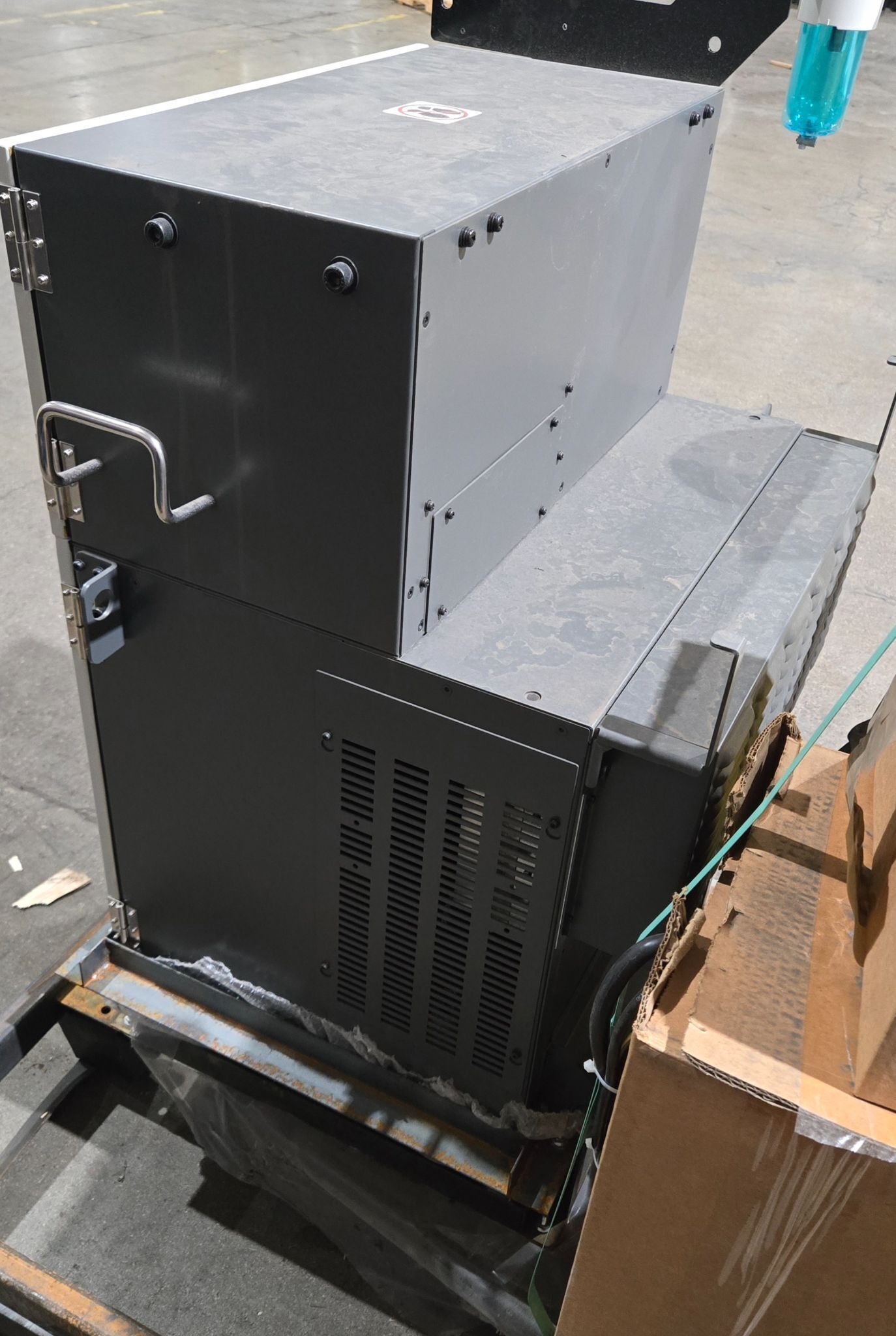 FANUC M-10iA/12 Complete with R-30iB Controller NEW 9