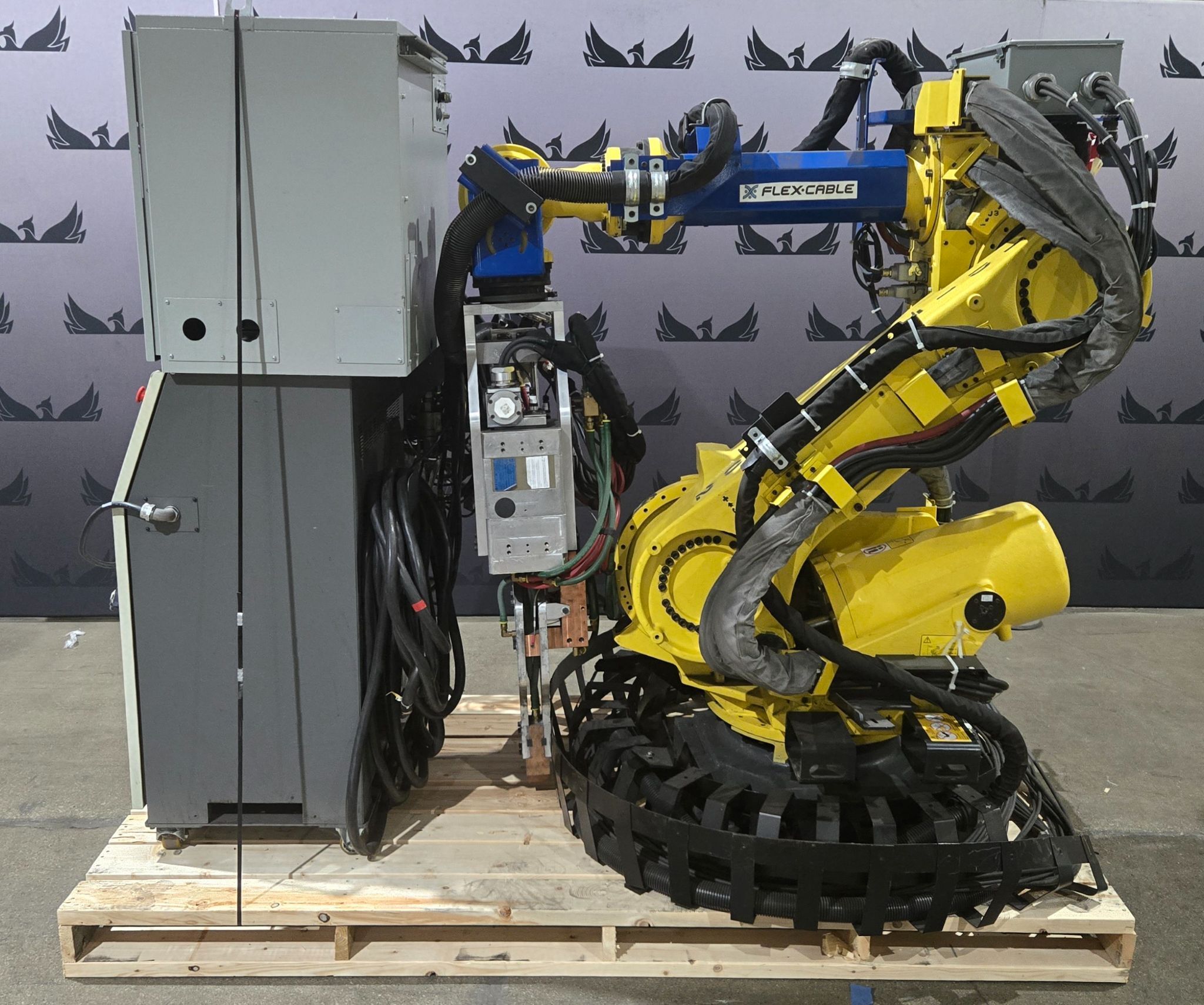FANUC R-2000iB/210F Complete with R-30iA Controller and WTC WT6000 Weld Inverter USED 0